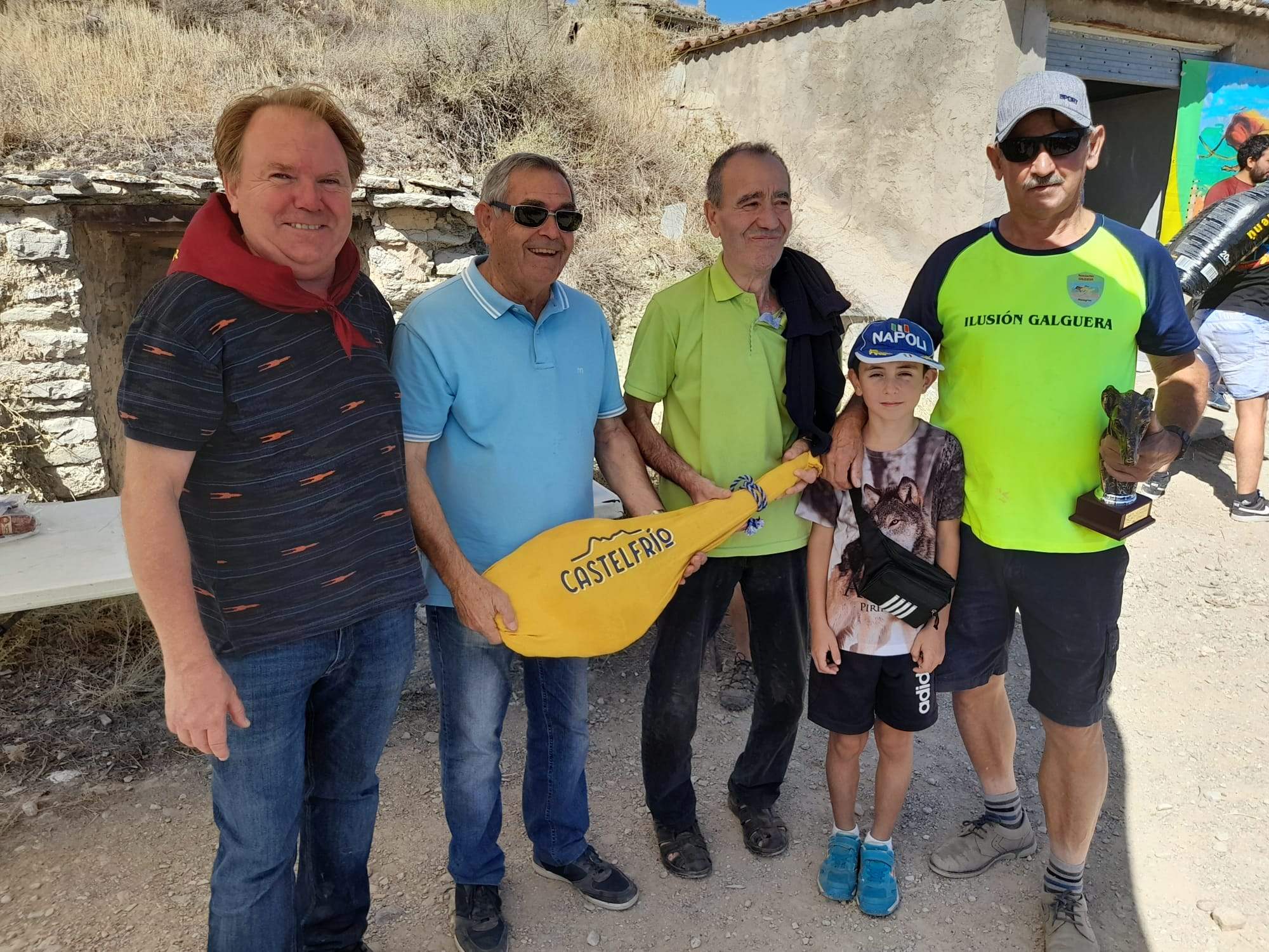 Carrera de galgos en Almudévar 