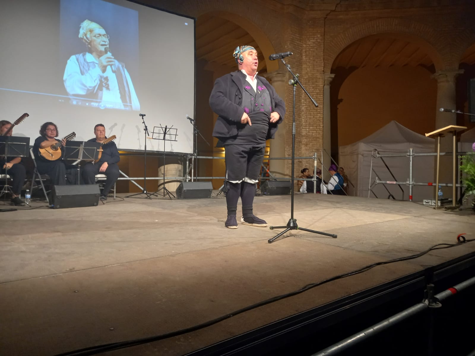 Javier Badules cantó en Radiquero a Puigdemont