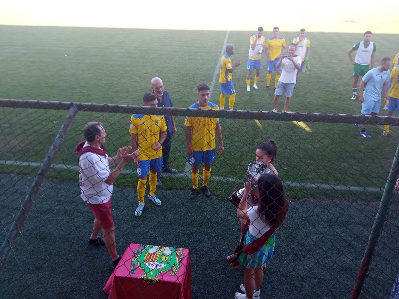 Partido entre el Almudévar y el Illueca (4-0)