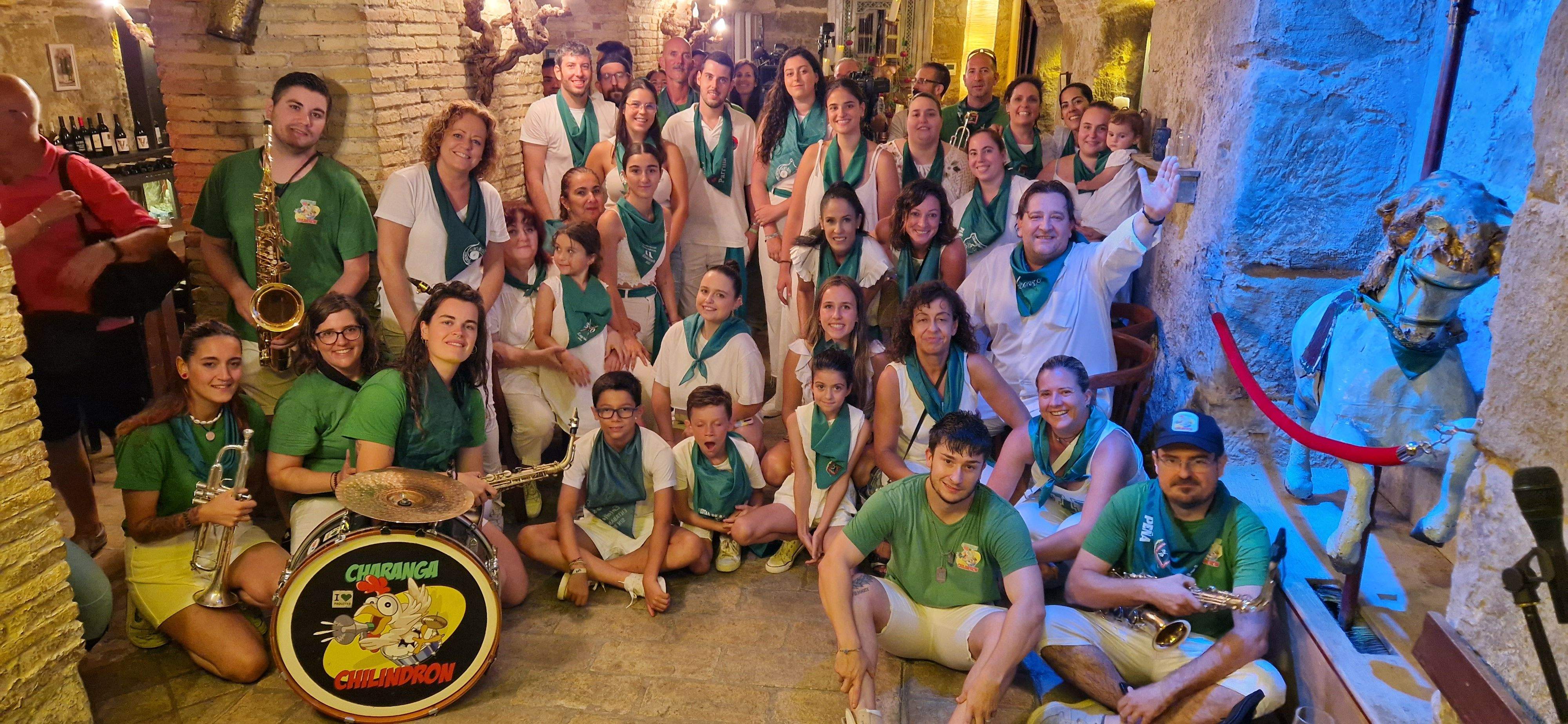 Participantes en la grabación del vídeo de Toño Julve en La Confianza. Foto Myriam Martínez