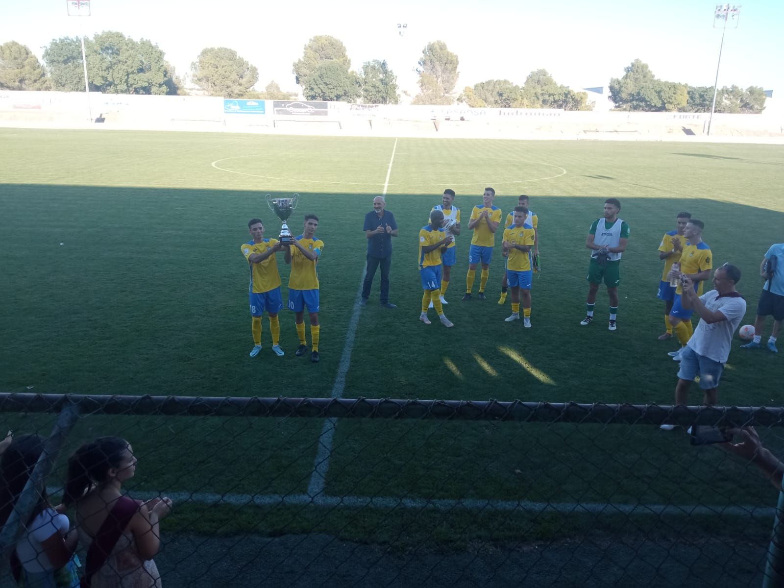 Partido entre el Almudévar y el Illueca (4-0)