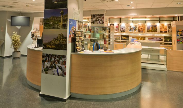 Oficina de Turismo de Huesca.