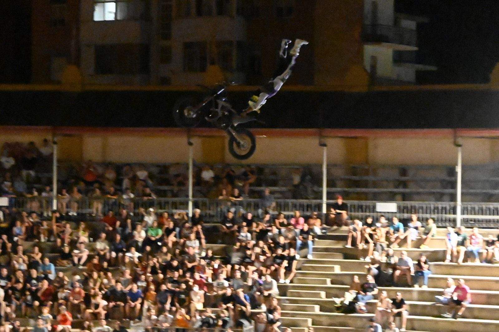 Espectáculo de Freestyle en la Plaza de Toros de Huesca. Foto Carlos Jalle