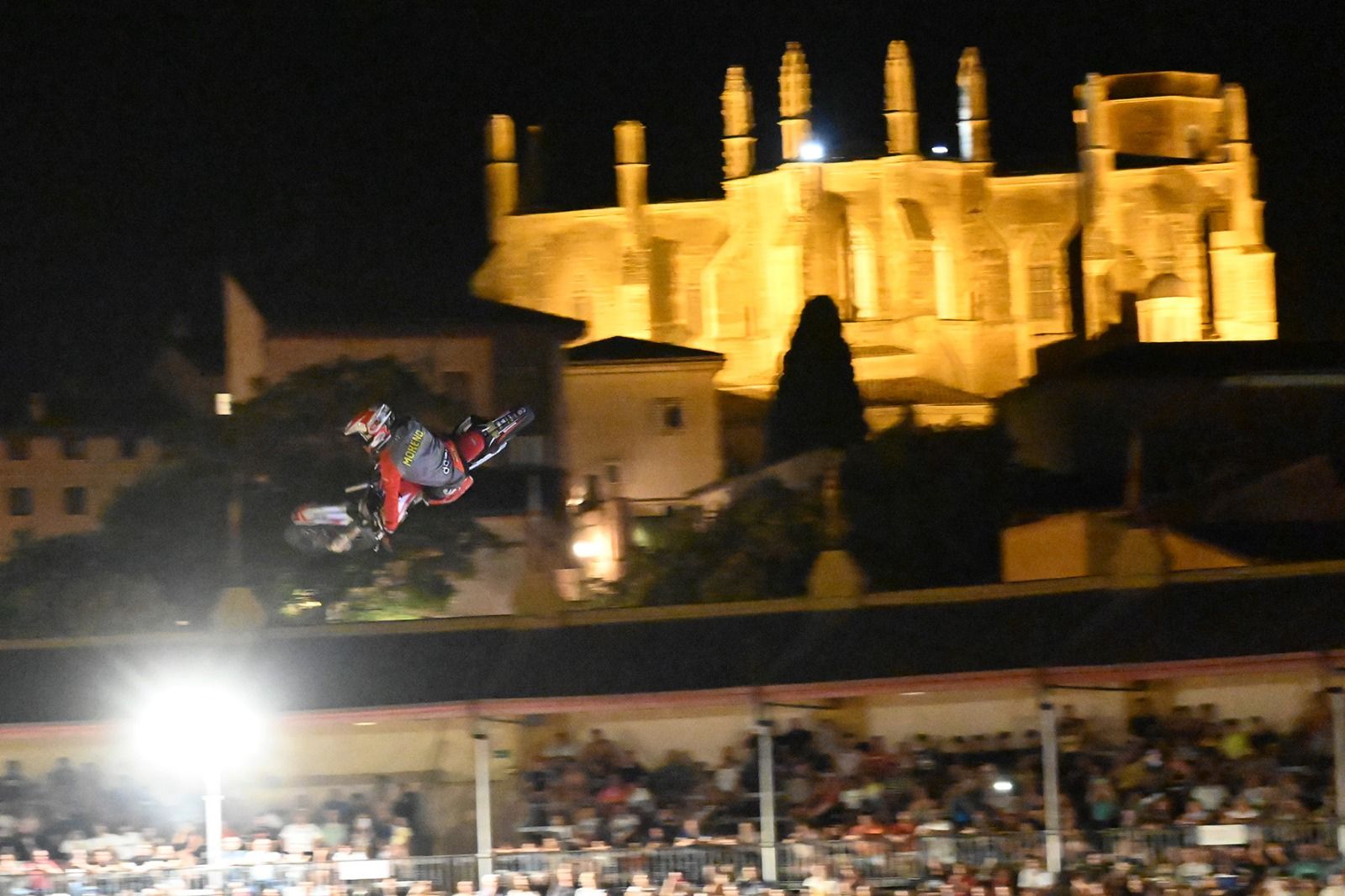 Espectáculo de Freestyle en la Plaza de Toros de Huesca. Foto Carlos Jalle