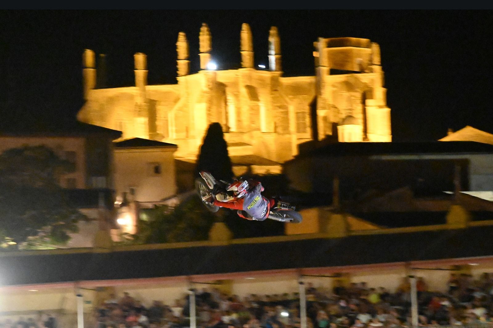 Espectáculo de Freestyle en la Plaza de Toros de Huesca. Foto Carlos Jalle