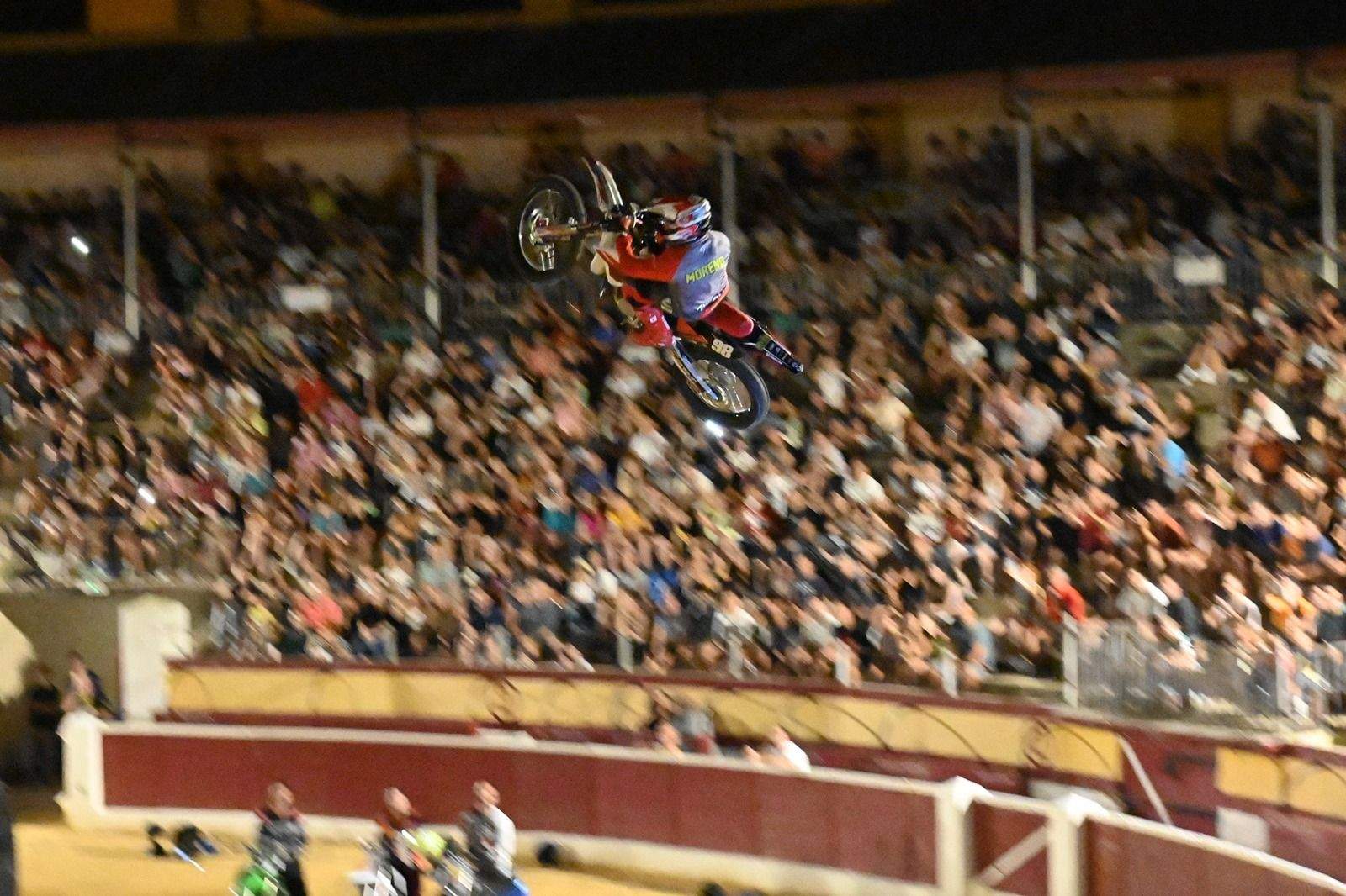 Espectáculo de Freestyle en la Plaza de Toros de Huesca. Foto Carlos Jalle