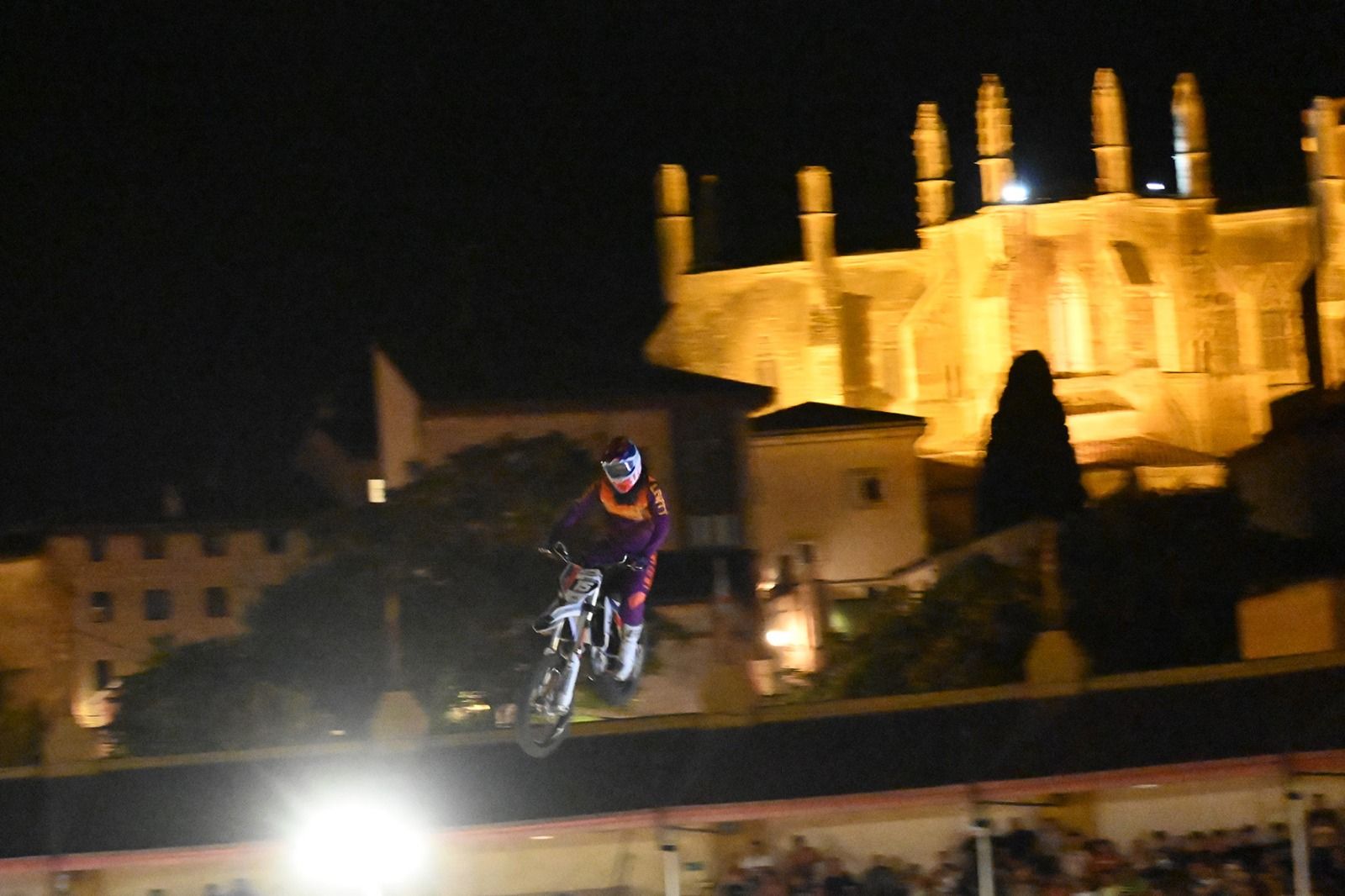 Espectáculo de Freestyle en la Plaza de Toros de Huesca. Foto Carlos Jalle