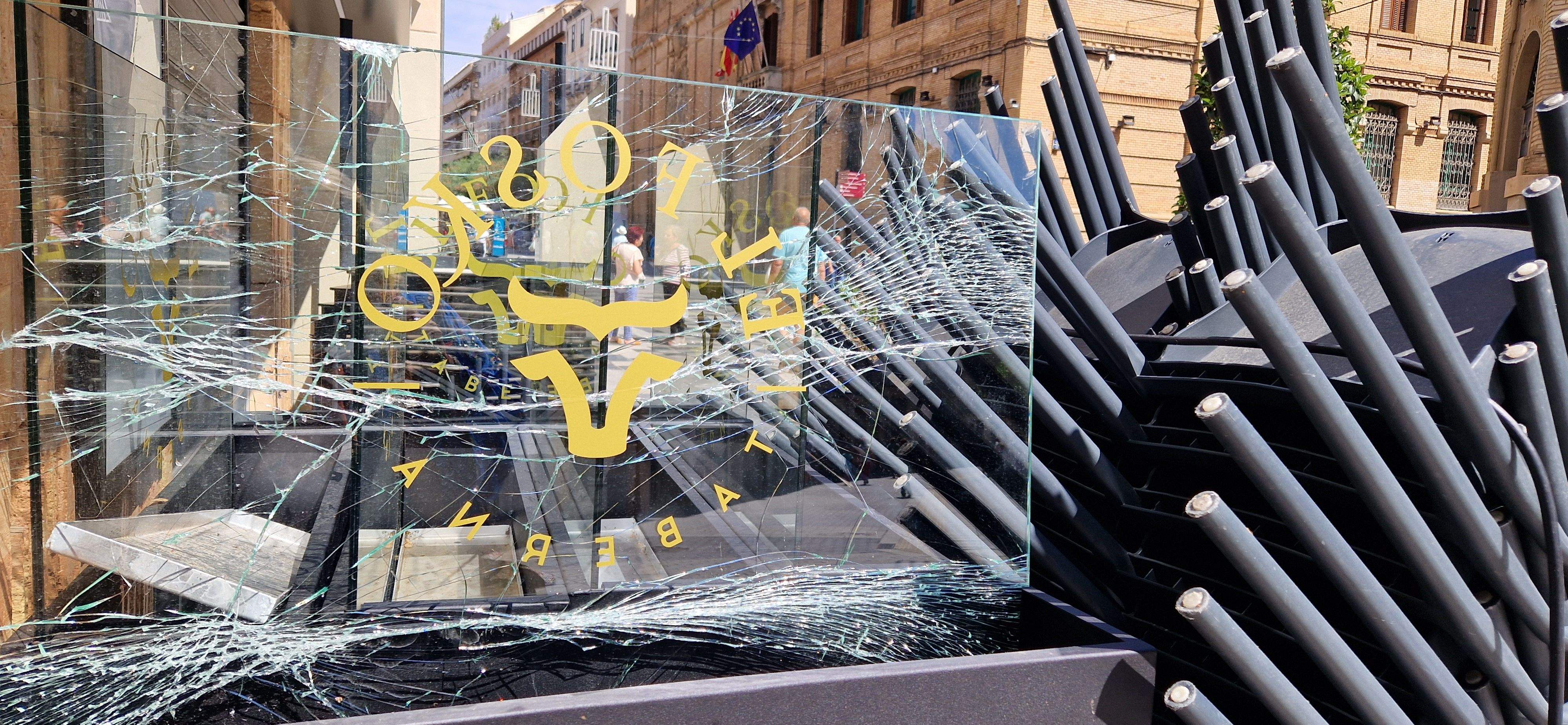 Desperfectos en un establecimiento del Coso Alto. Foto Myriam Martínez