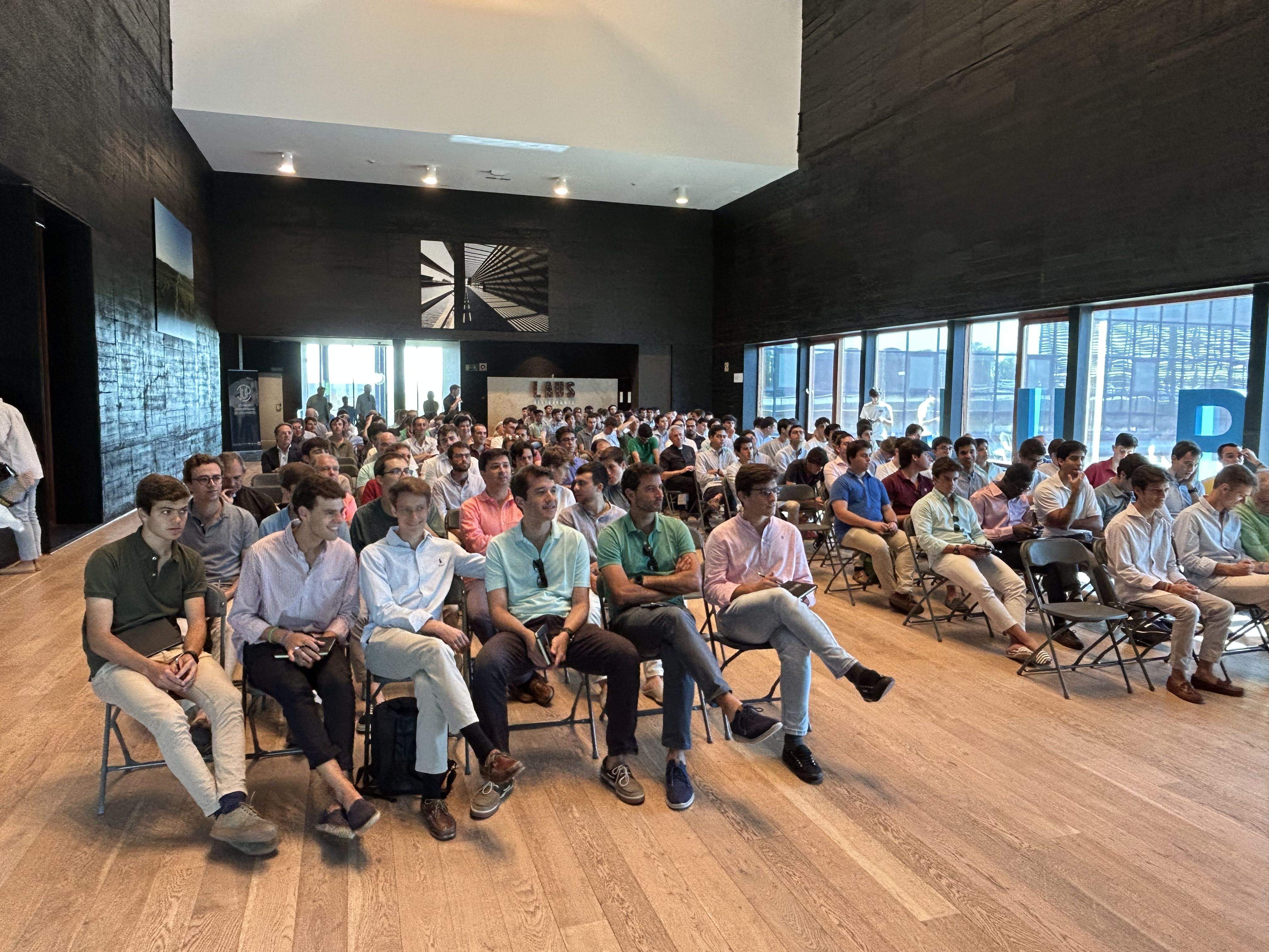 Apertura de las Jornadas Universitarias de los Pirineos en Bodegas Laus en el Somontano.