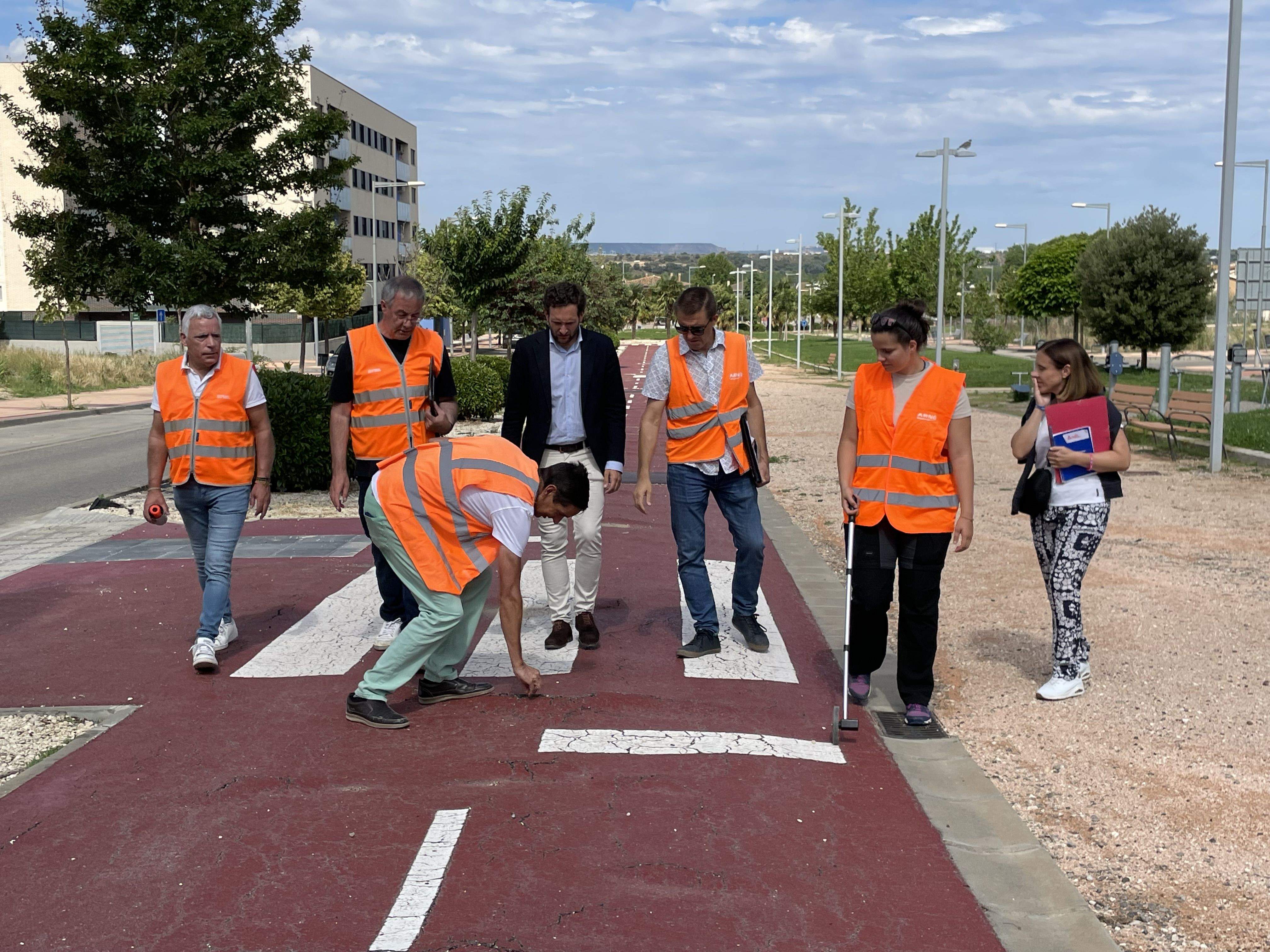 Monzón reparará el carril bici de la Rambla del Canal de Aragón y Cataluña en la Fuente del Saso.