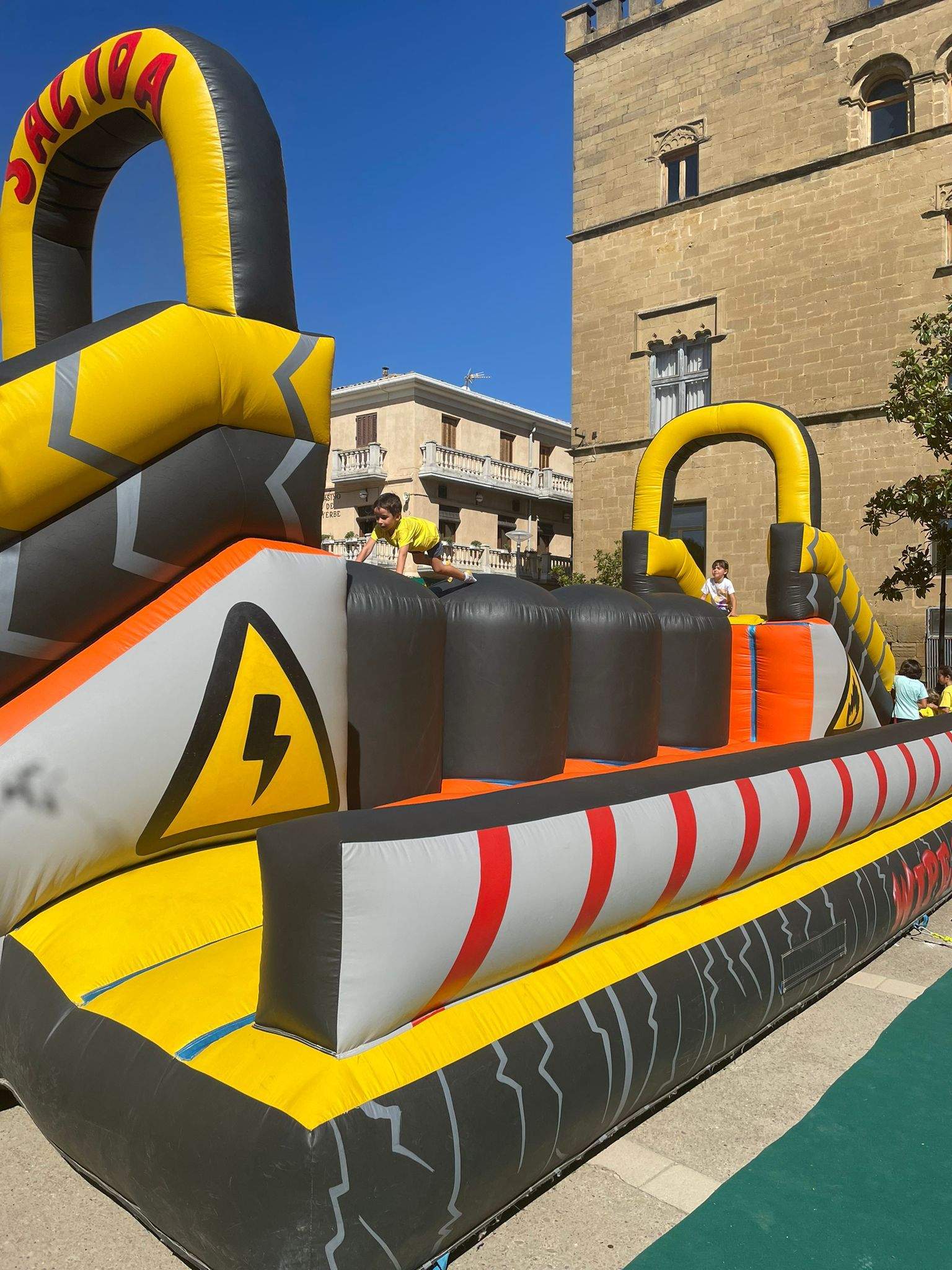 Imágenes del último día de las fiestas de Ayerbe 2022 