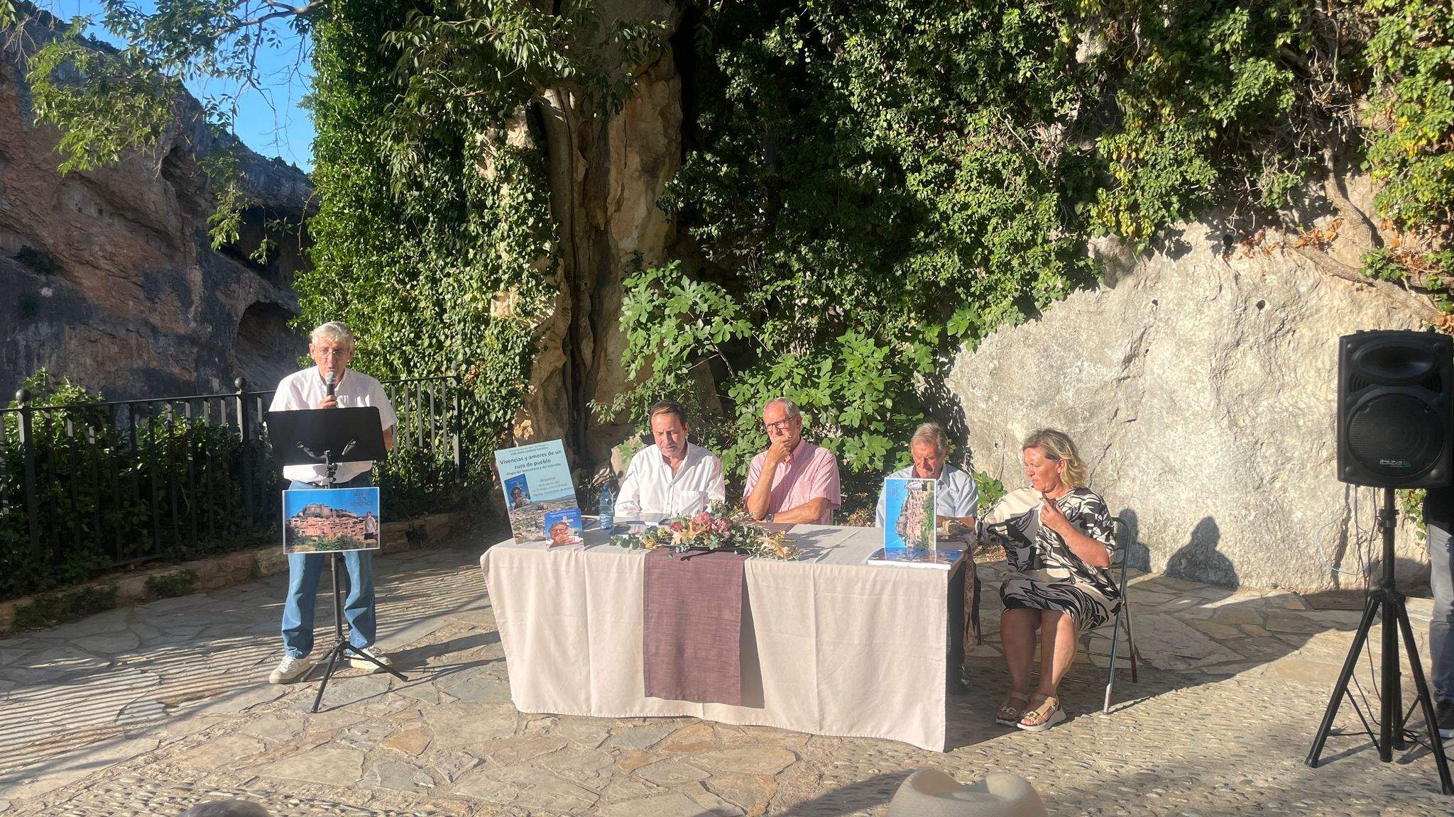 Presentación del libro sobre el cura José María Cabrero Bastarás. Foto Ignacio Almudévar