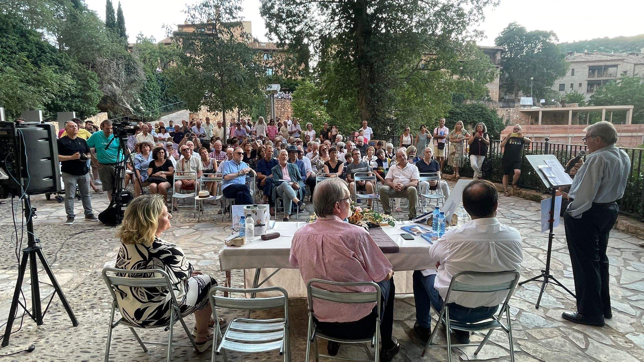 Presentación del libro sobre el cura José María Cabrero Bastarás. Foto Ignacio Almudévar