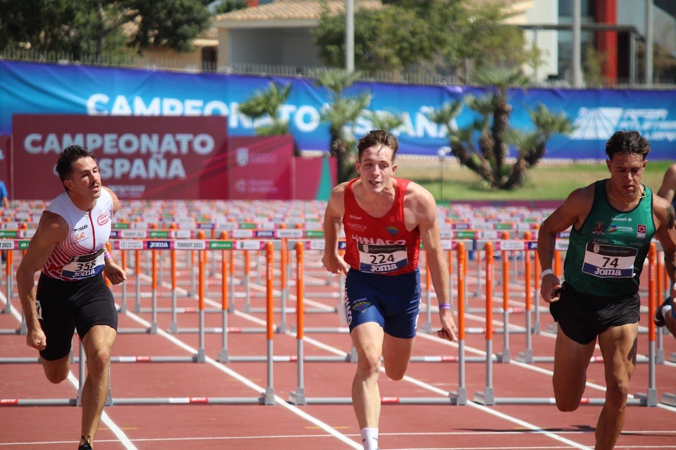 Pablo Delgado en el 110 vallas 