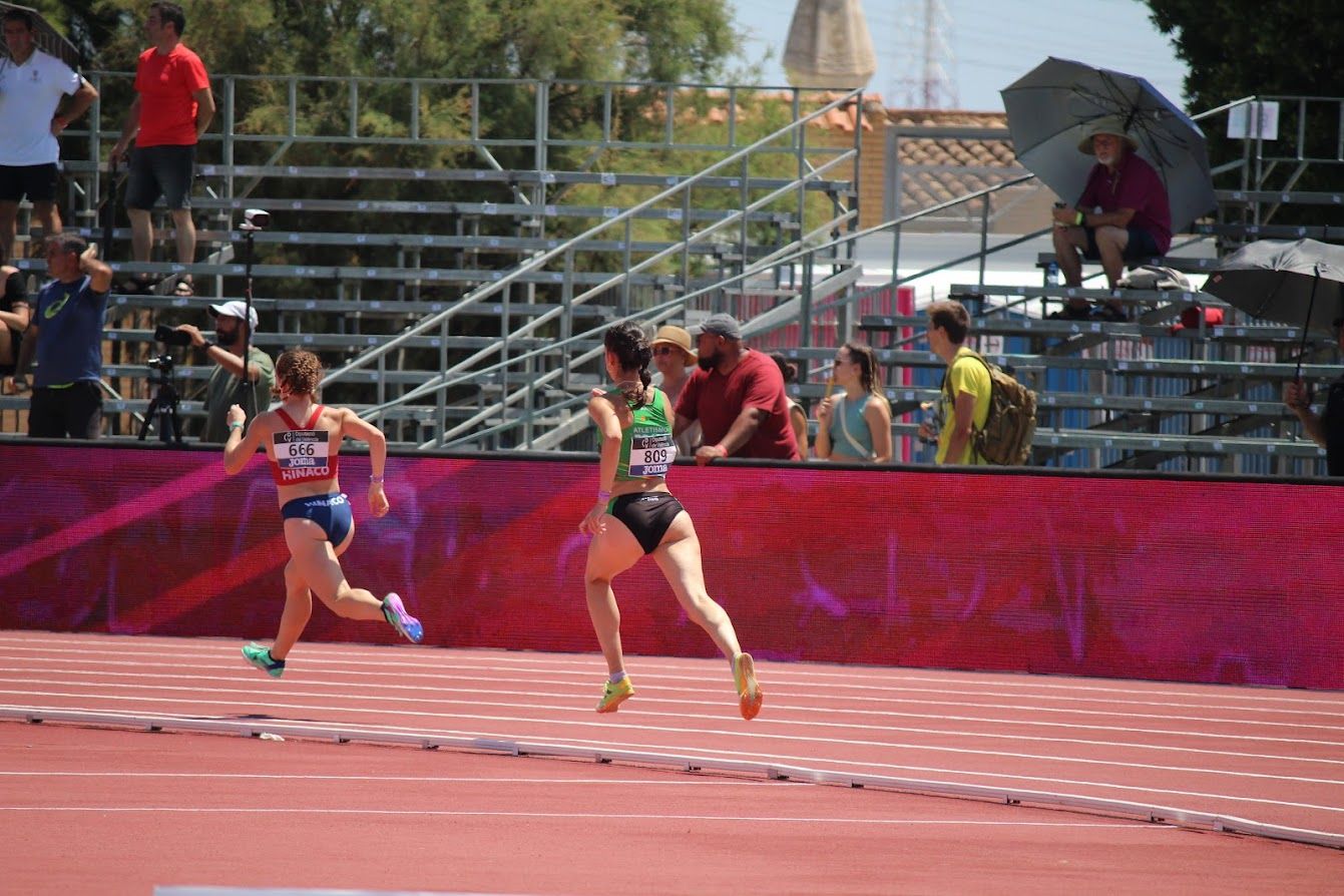 Teresa Santolaria y Ana Flores en 400 