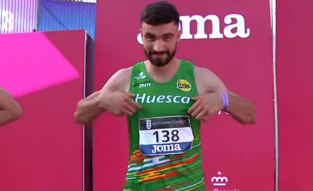 Jaime Cardiel en la semifinal de 110 vallas.