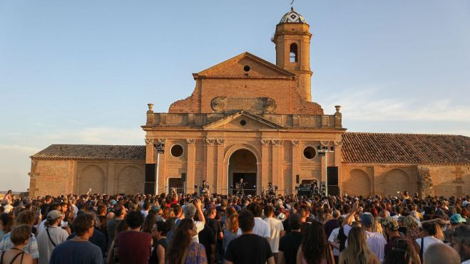 Dos mil personas han disfrutado del concierto en La Cartuja de Las Fuentes. Foto: ALVARO CALVO
