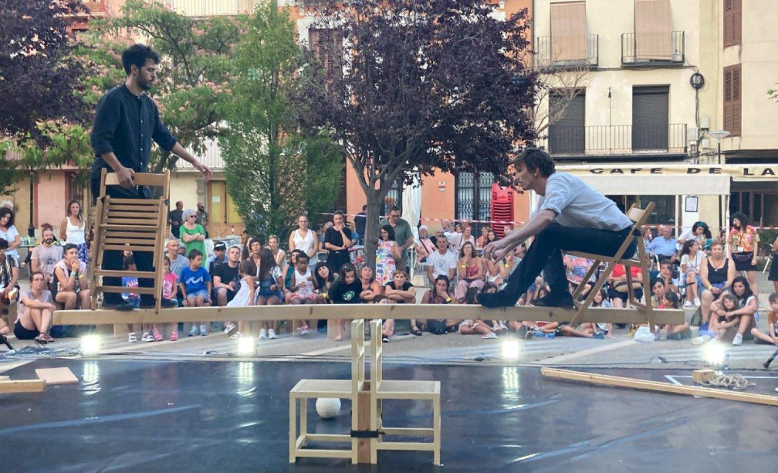 Koleptivo Lapso en Ayerbe.