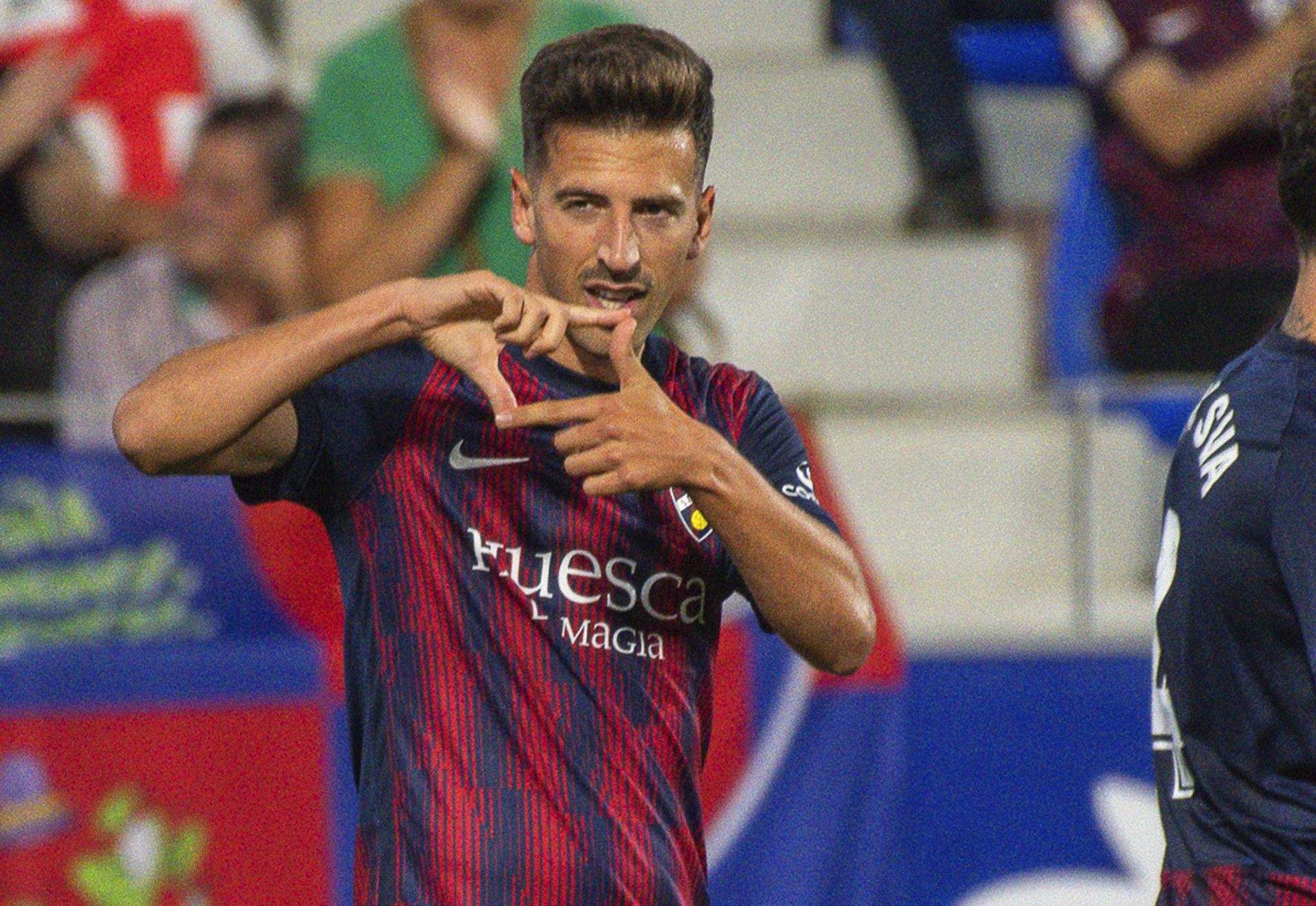 Juan Carlos Real celebra el gol de la victoria. Foto: SD Huesca