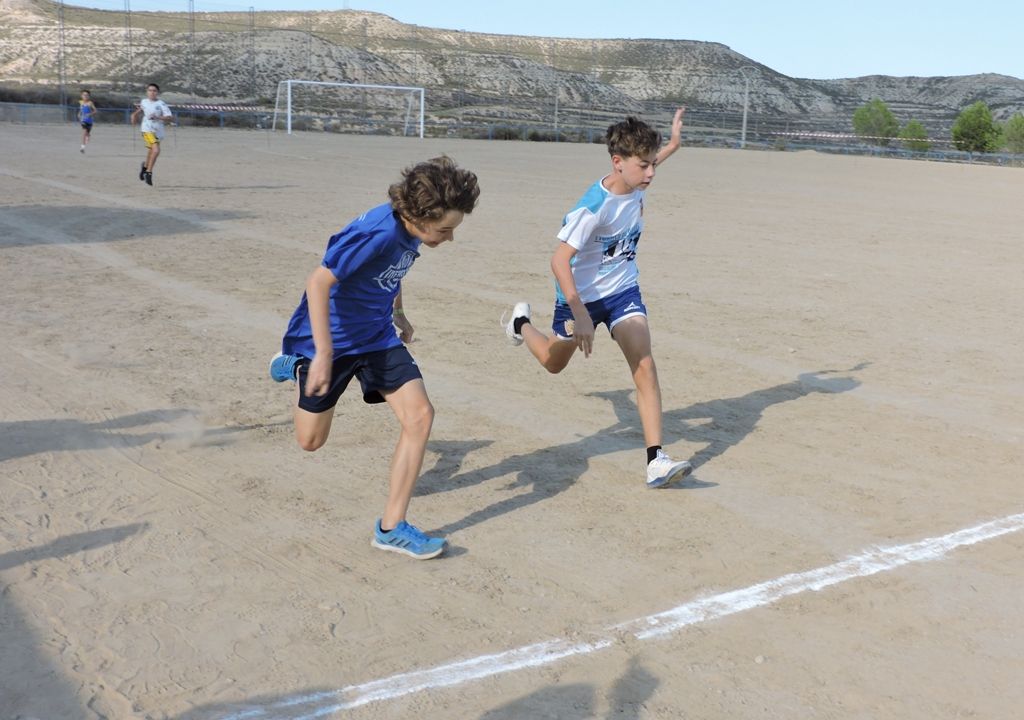 Sergio Gayo y Julen Serrate disputando el final de carrera