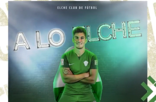 Cristian Salvador ya posa con la camiseta del Elche. Cristian Salvador ya posa con la camiseta del Elche.