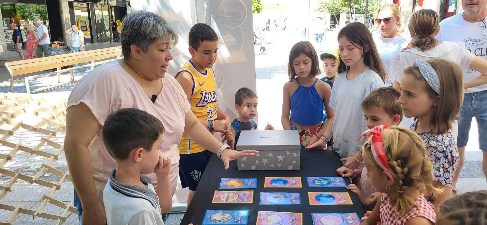 Juego de "mate-magia" en Concepción Arenal del Planetario de Aragón