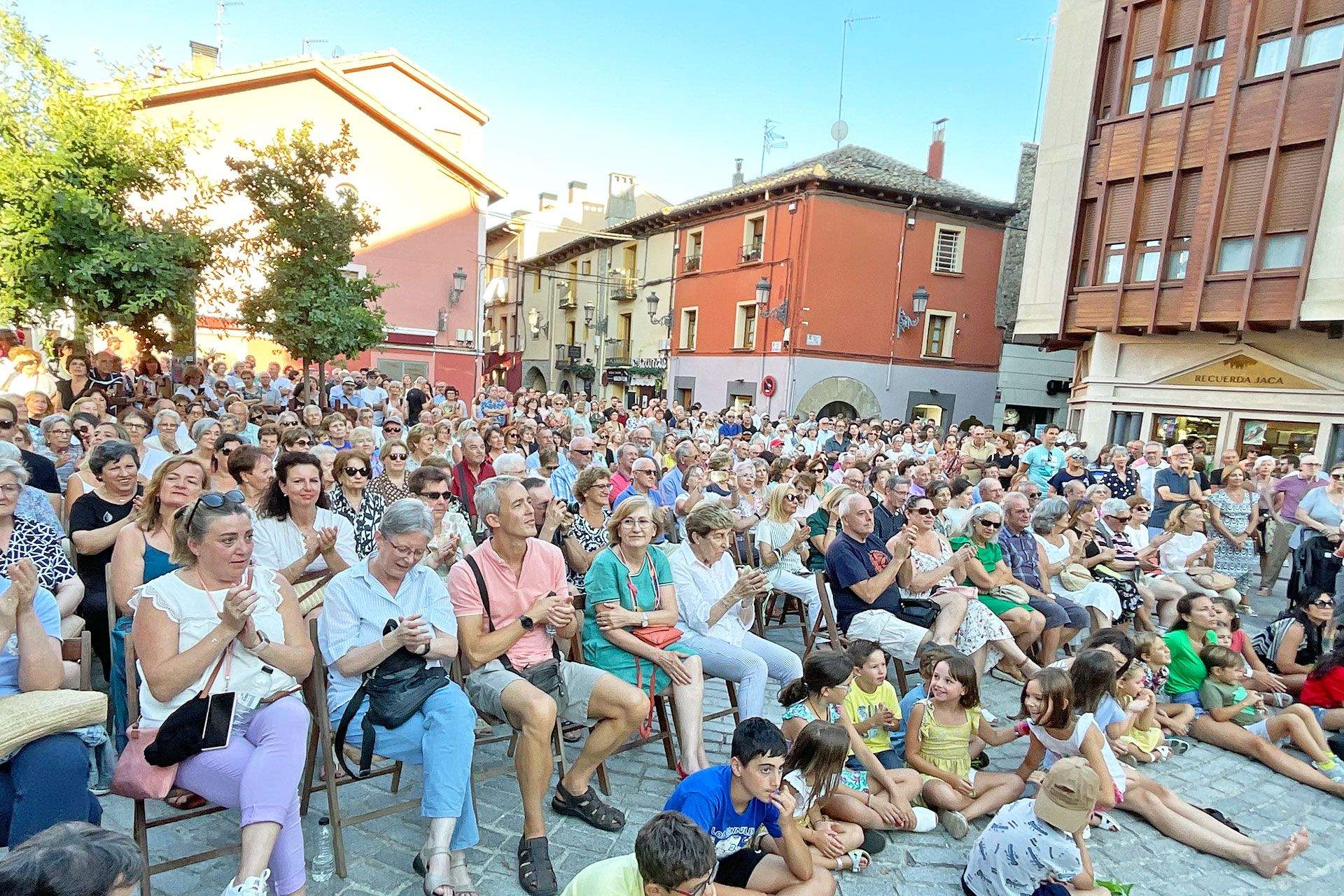 Éxito de asistencia y participación en las jornadas “Al son del chiflo”, preludio del Festival Folklórico de los Pirineos
