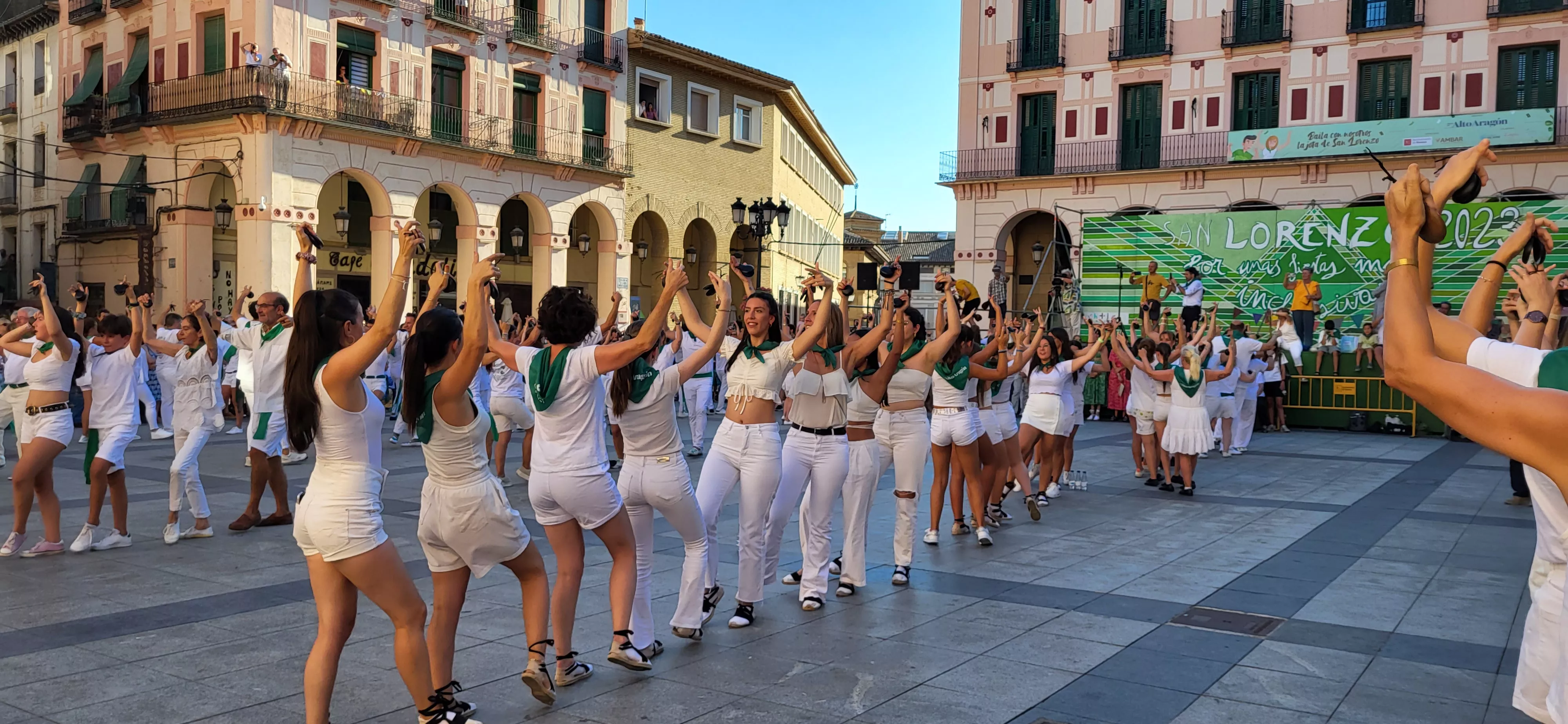 Baile de La Jota de San Lorenzo en la plaza López Allué. Foto: Mercedes Manterola