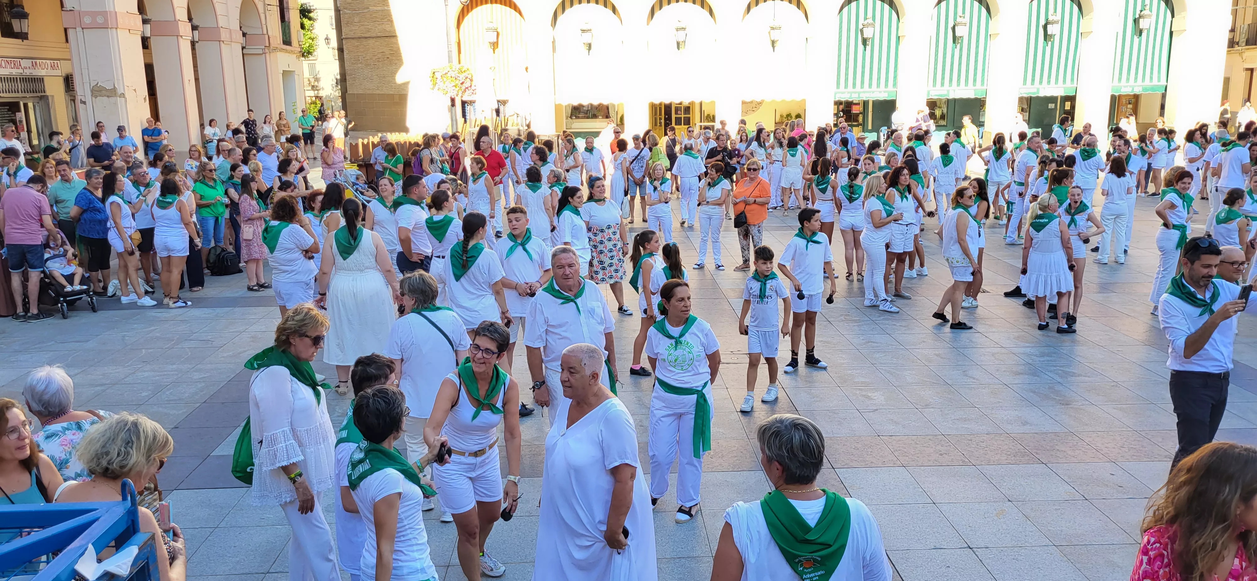 Baile de La Jota de San Lorenzo en la plaza López Allué. Foto: Mercedes Manterola