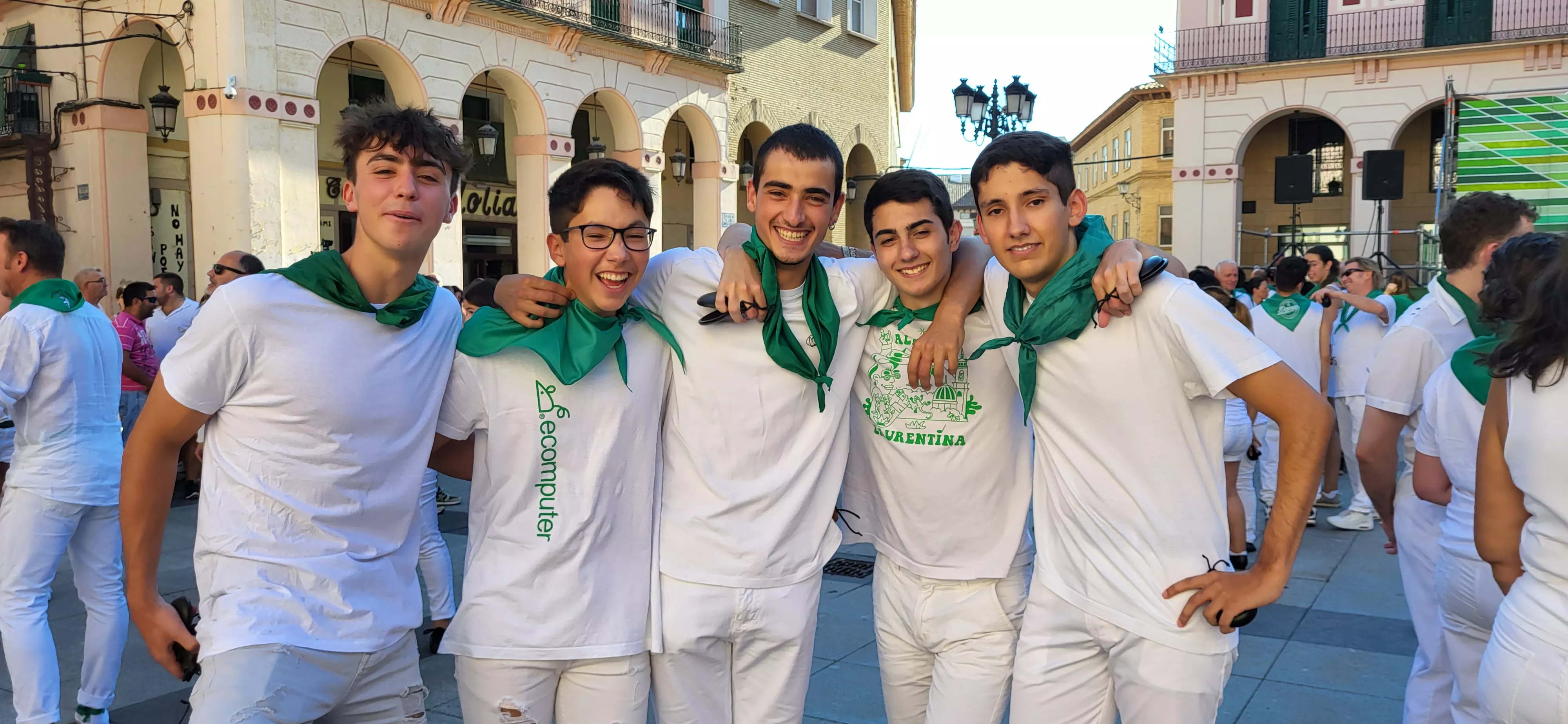 Baile de La Jota de San Lorenzo en la plaza López Allué. Foto: Mercedes Manterola