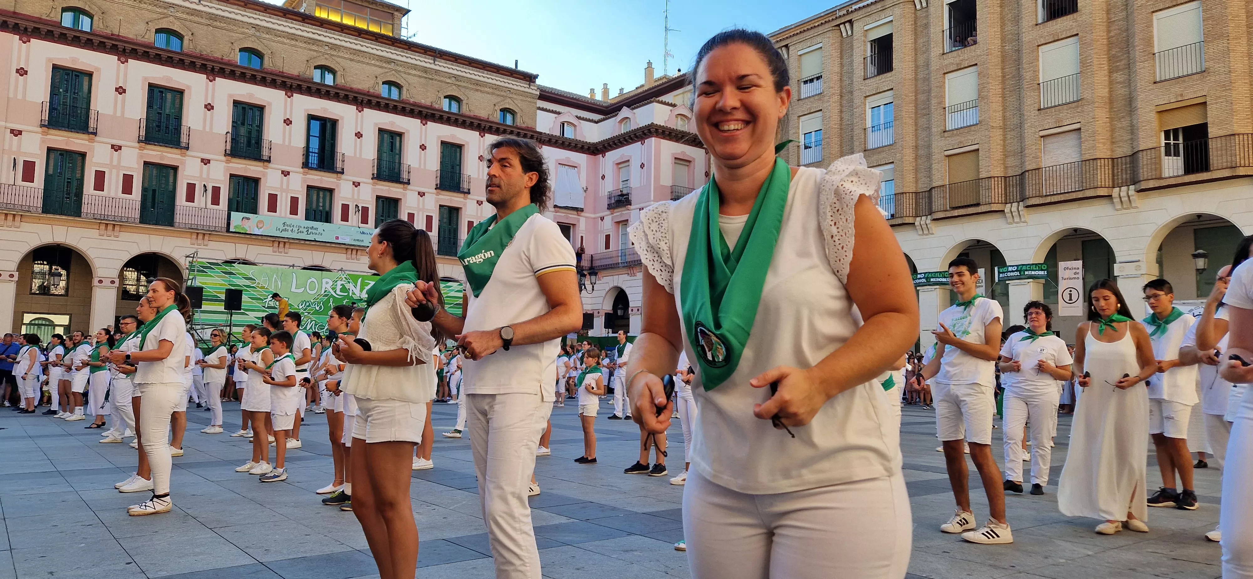 Baile de La Jota de San Lorenzo en la plaza López Allué. Foto: Myriam Martínez