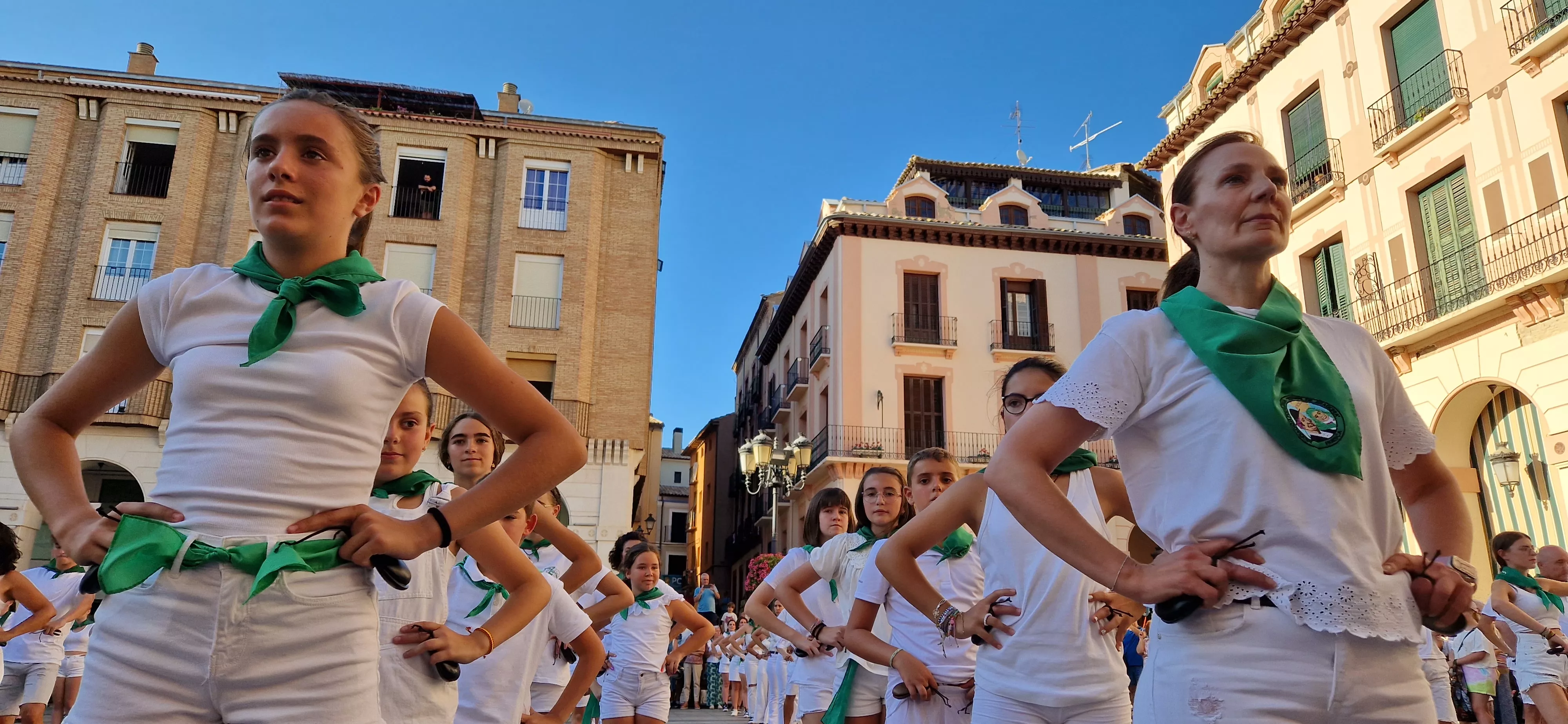 Baile de La Jota de San Lorenzo en la plaza López Allué. Foto: Myriam Martínez