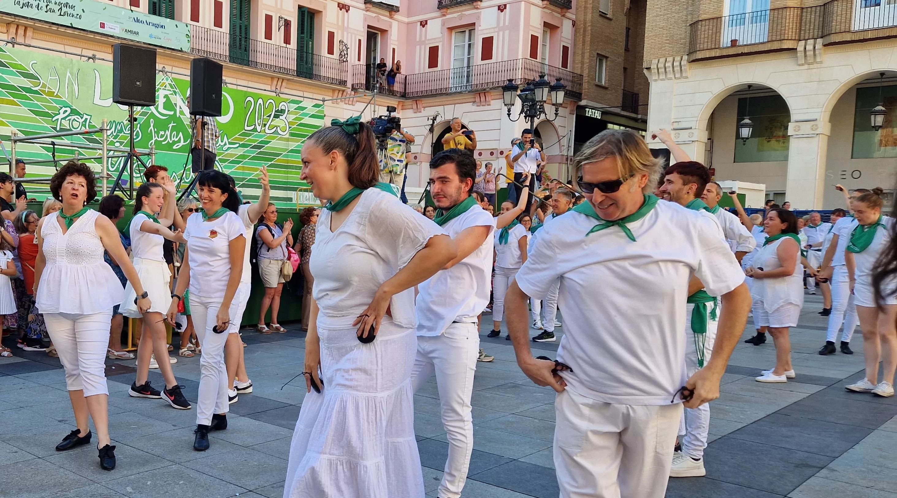 Baile de La Jota de San Lorenzo en la plaza López Allué. Foto: Myriam Martínez