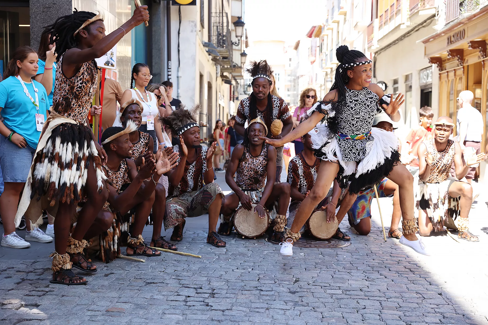 Conjunto Folclórico “Ezimnyama Dance Company” – Zimbabue