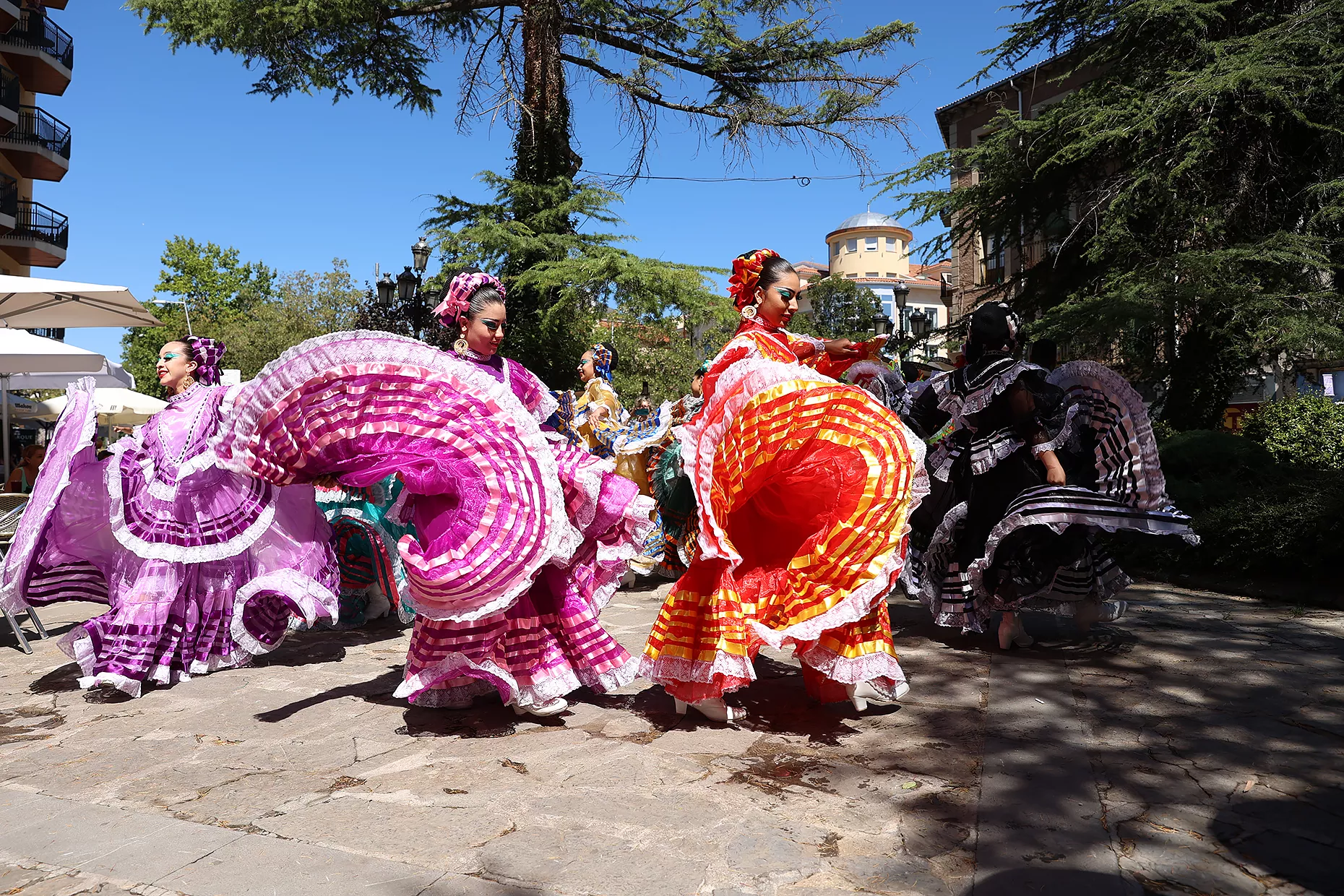 Conjunto Folclórico «Guadalupe Omexochitl» – México 