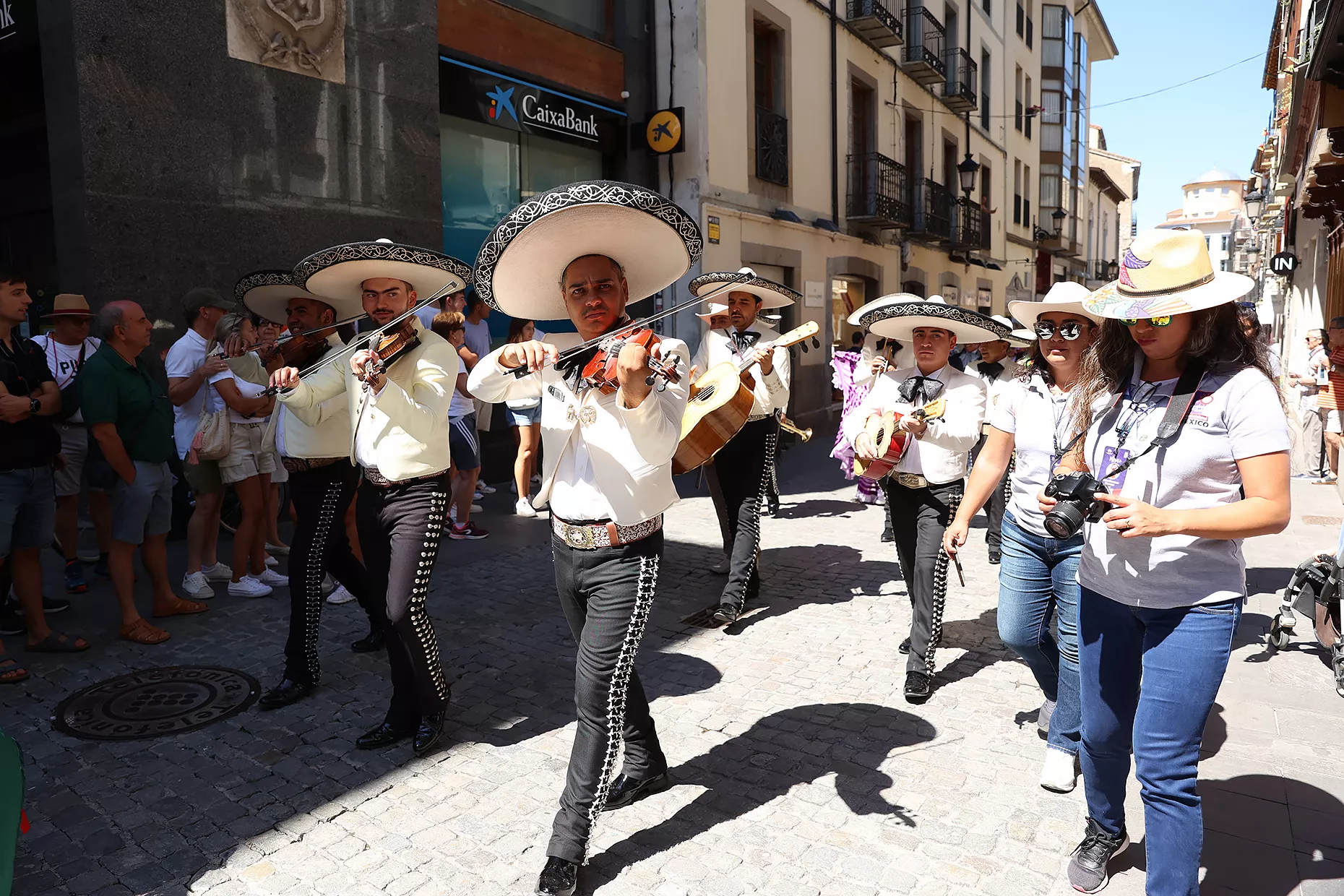 Conjunto Folclórico «Guadalupe Omexochitl» – México 8