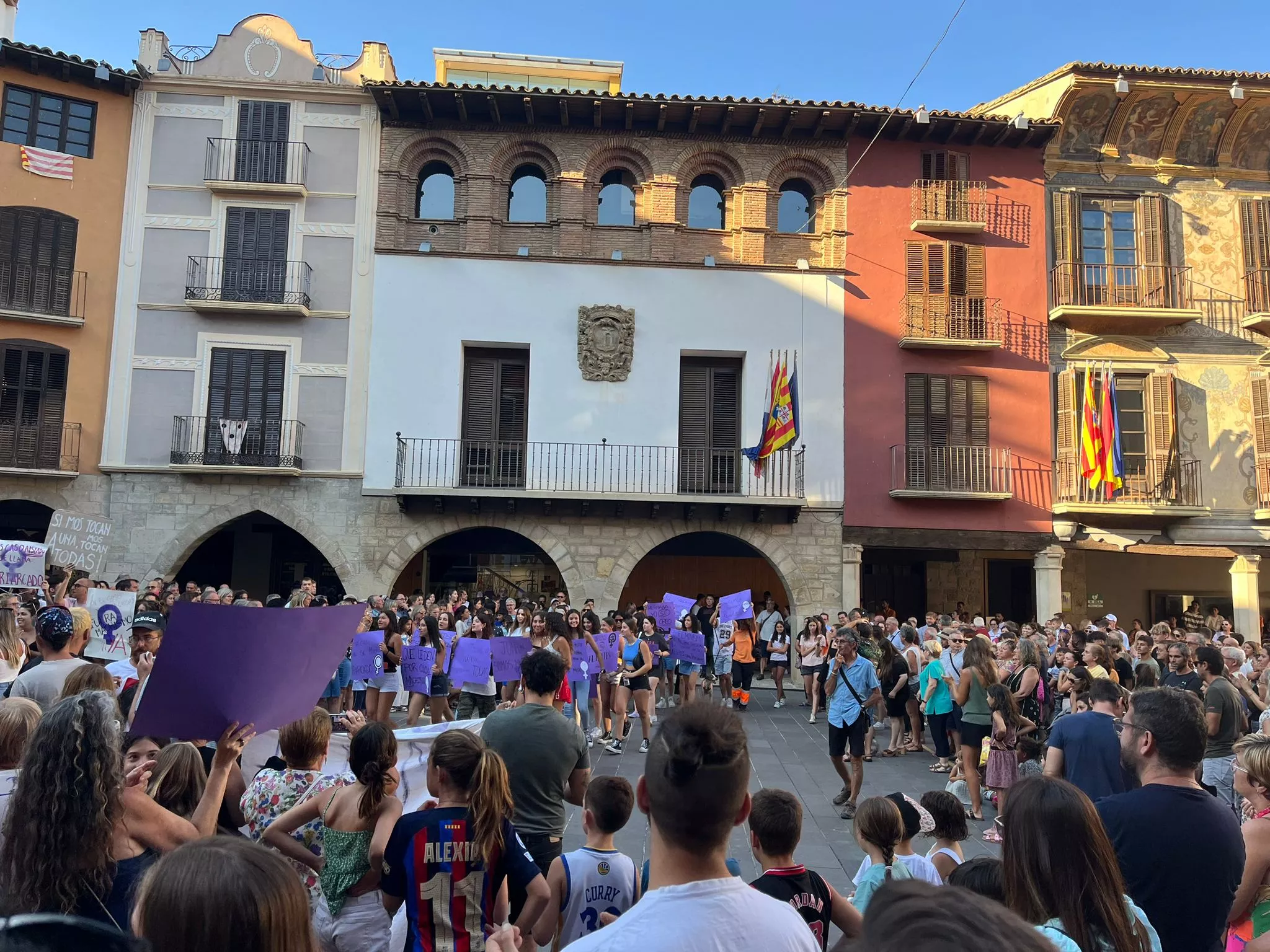 Manifestación contra la violencia machista en Graus. Foto Adrián Mora