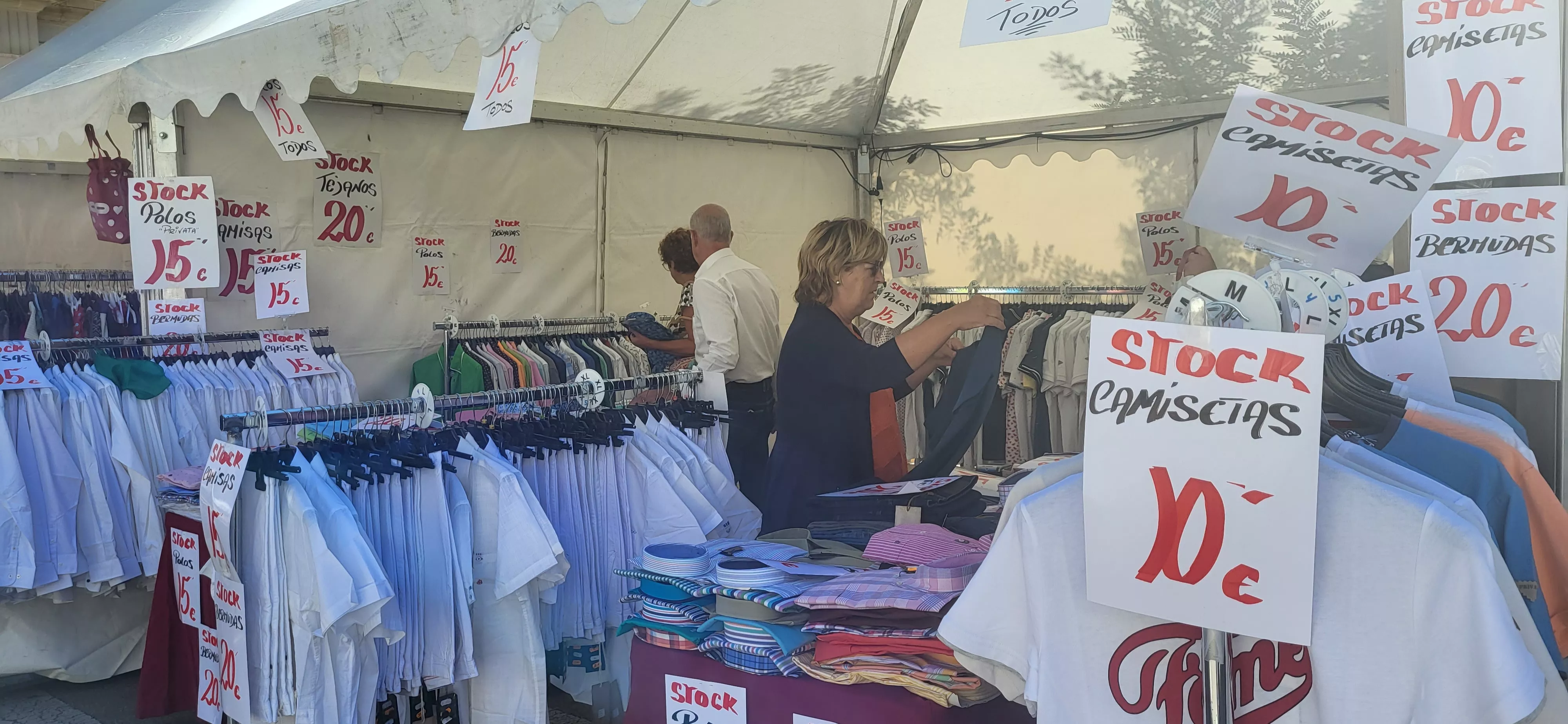 El comercio de Huesca sale a la calle en la celebración del Green Friday.