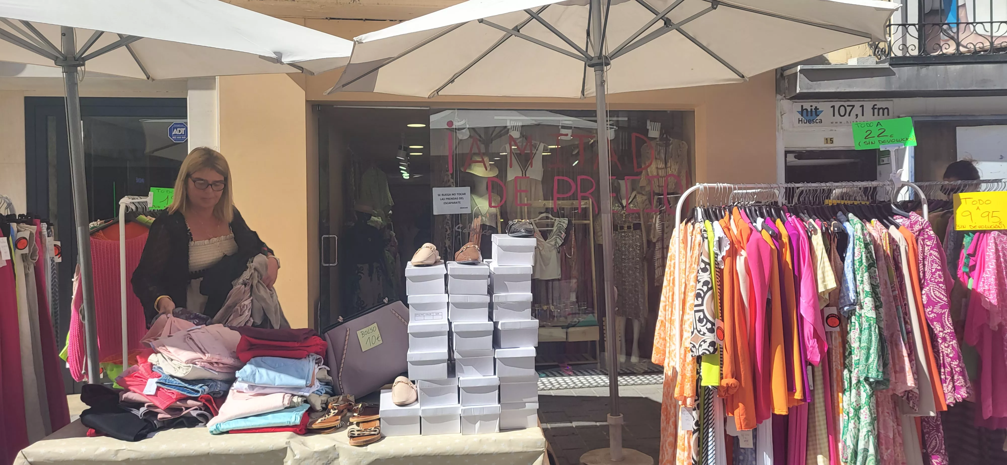 El comercio de Huesca sale a la calle en la celebración del Green Friday.