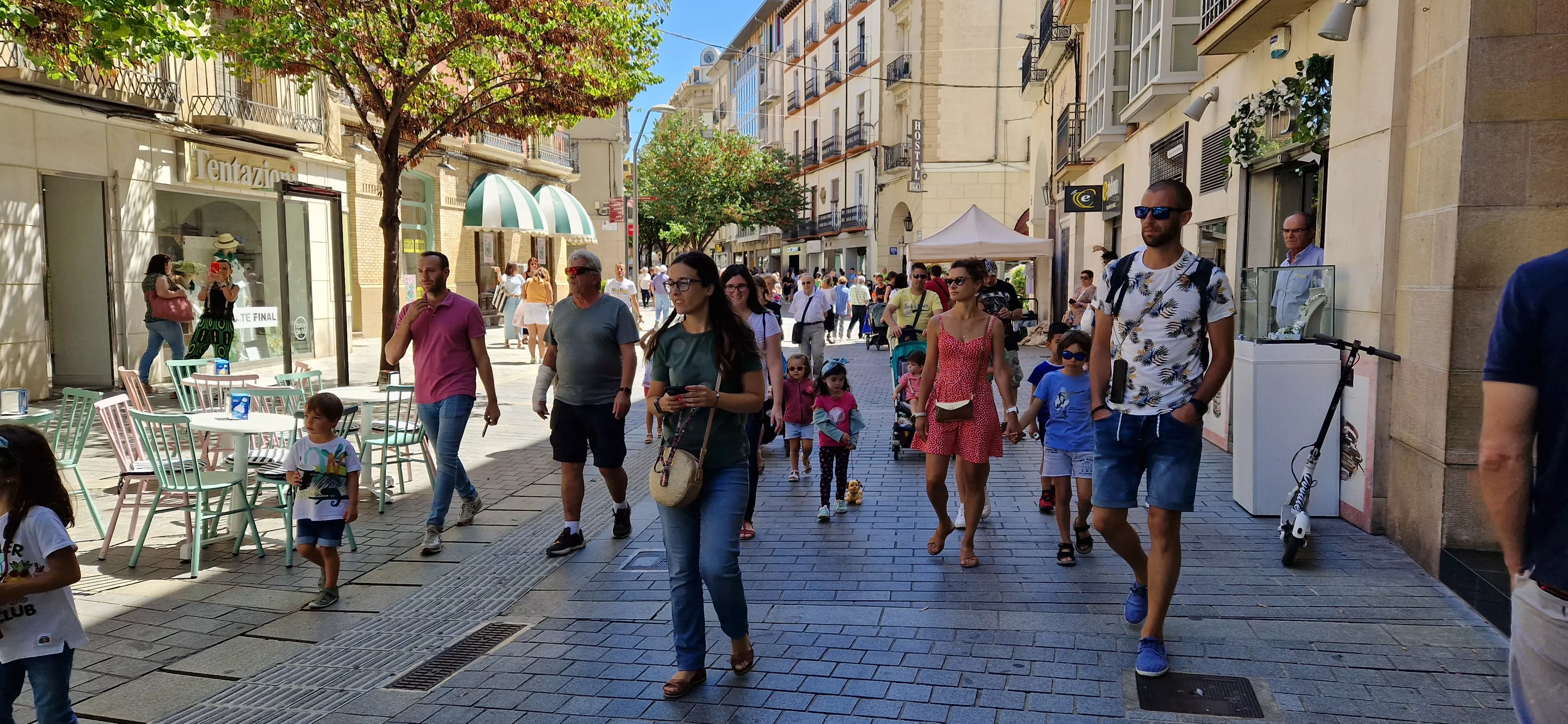 La charanga, animando el Green Friday. Foto Myriam Martínez