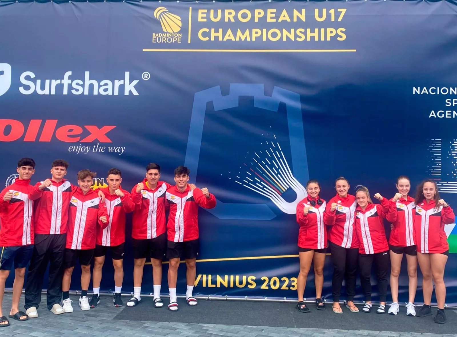 Selección española en el Europeo Sub-17, con los oscenses Alejandro Gállego y Raúl Bergua.