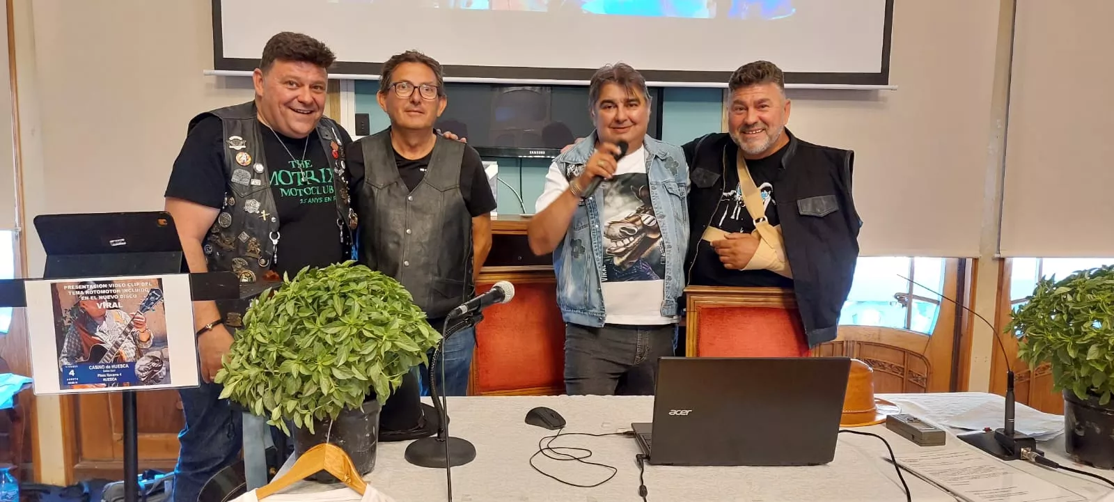 Imágenes de la presentación de El Rotomotor de Virgilio Aljama en Huesca.