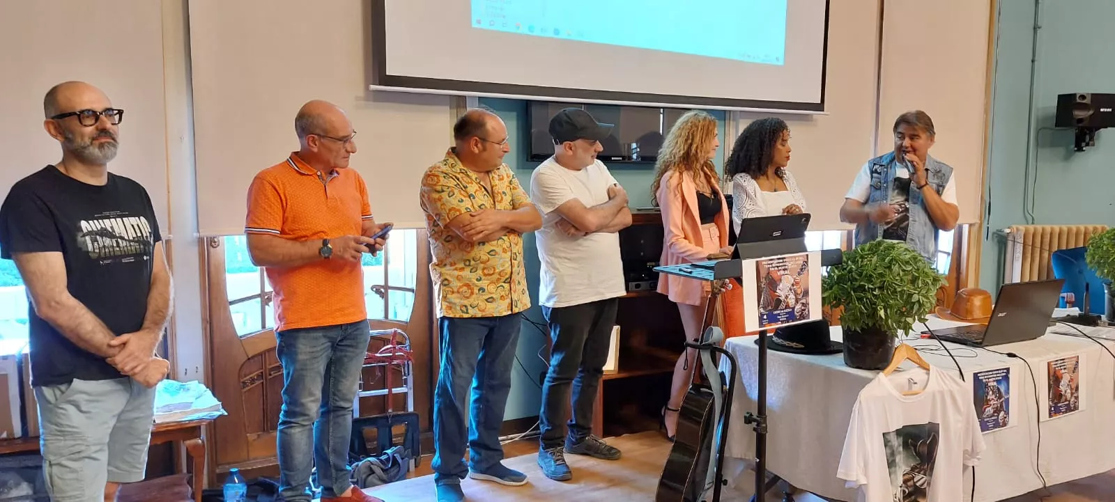 Imágenes de la presentación de El Rotomotor de Virgilio Aljama en Huesca.