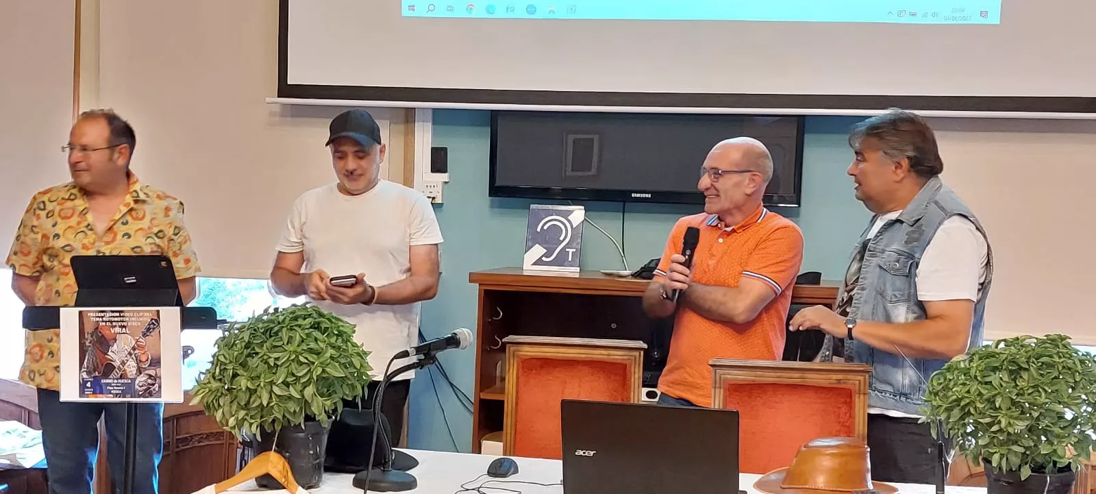 Imágenes de la presentación de El Rotomotor de Virgilio Aljama en Huesca.