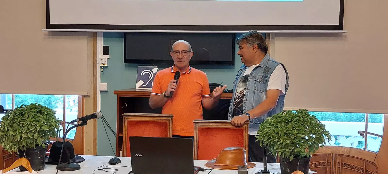 Imágenes de la presentación de El Rotomotor de Virgilio Aljama en Huesca.