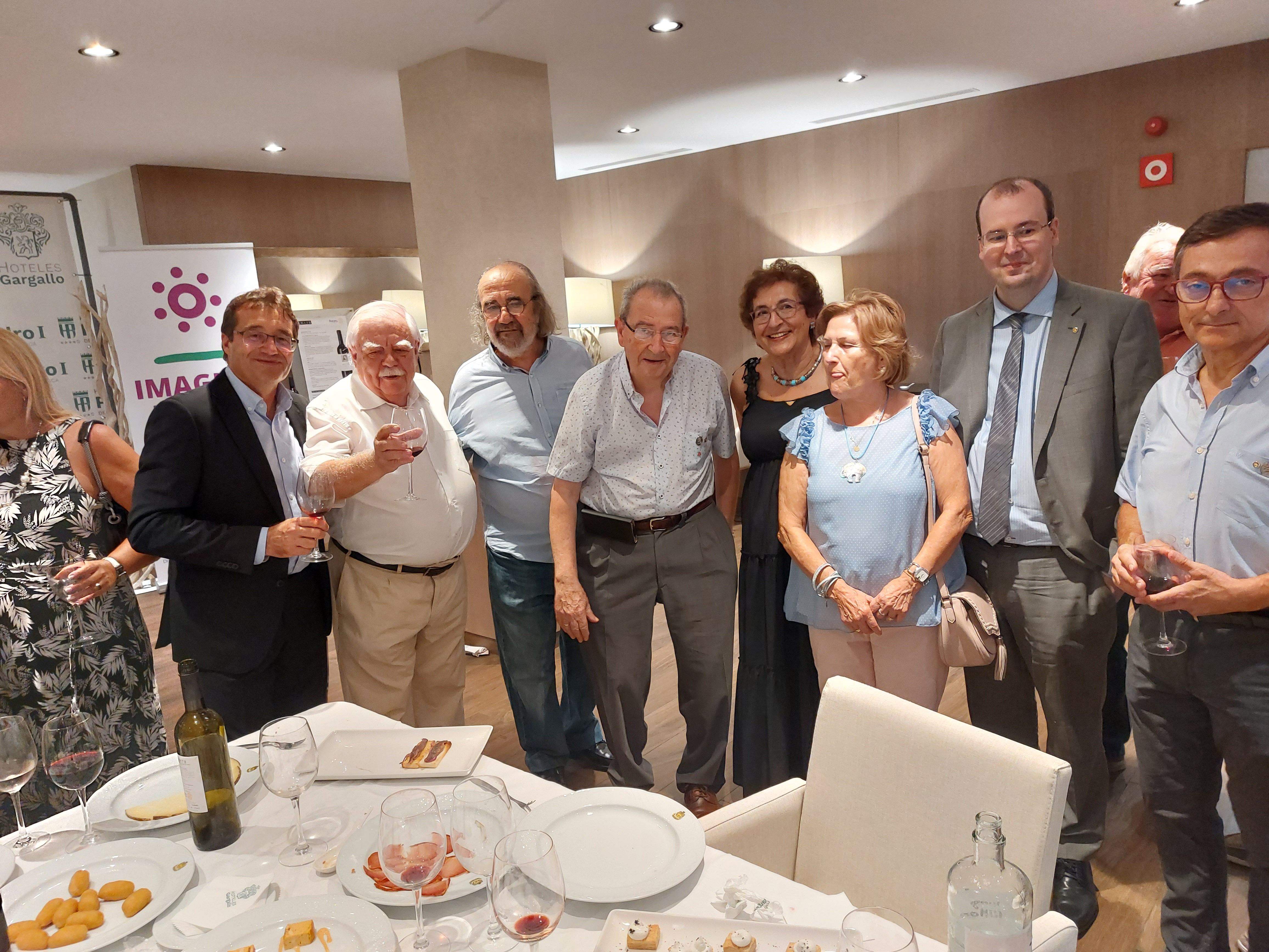 Presentación del Vino Solidario del Club Rotario en el Hotel Pedro I de Aragón en Huesca