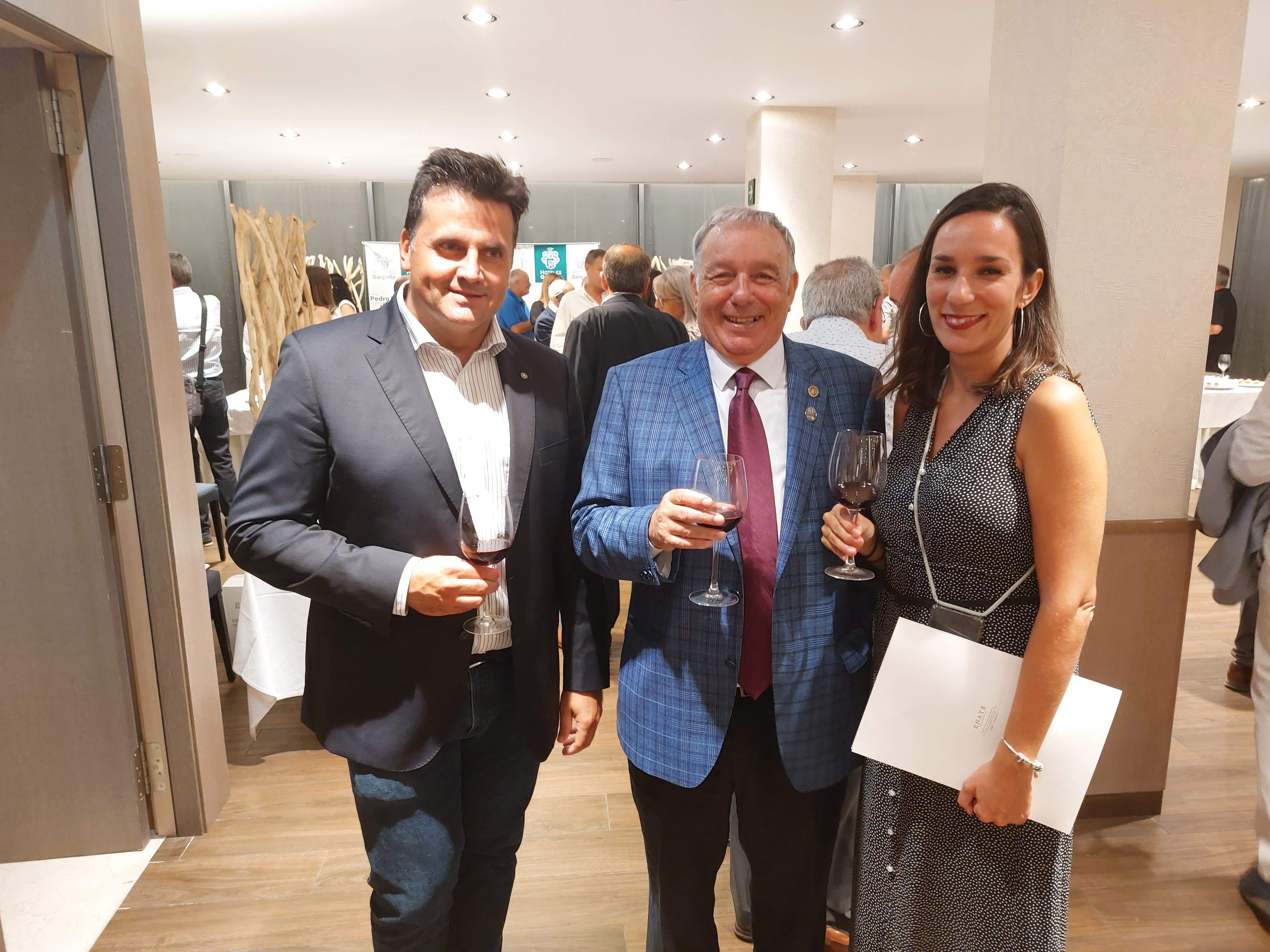 Presentación del Vino Solidario del Club Rotario en el Hotel Pedro I de Aragón en Huesca