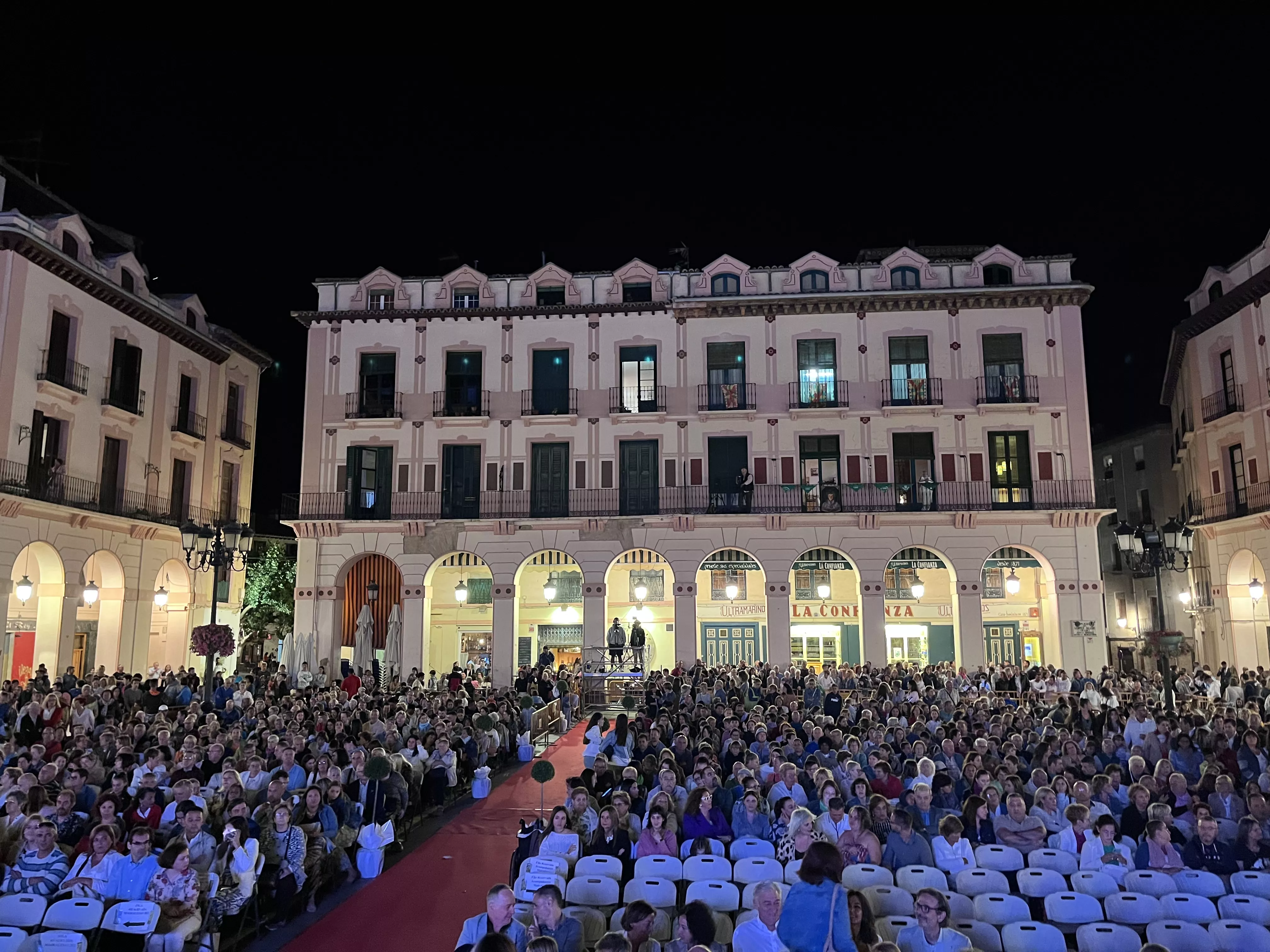 Presentación de las mairalesas de Huesca. Foto: Mercedes Manterola