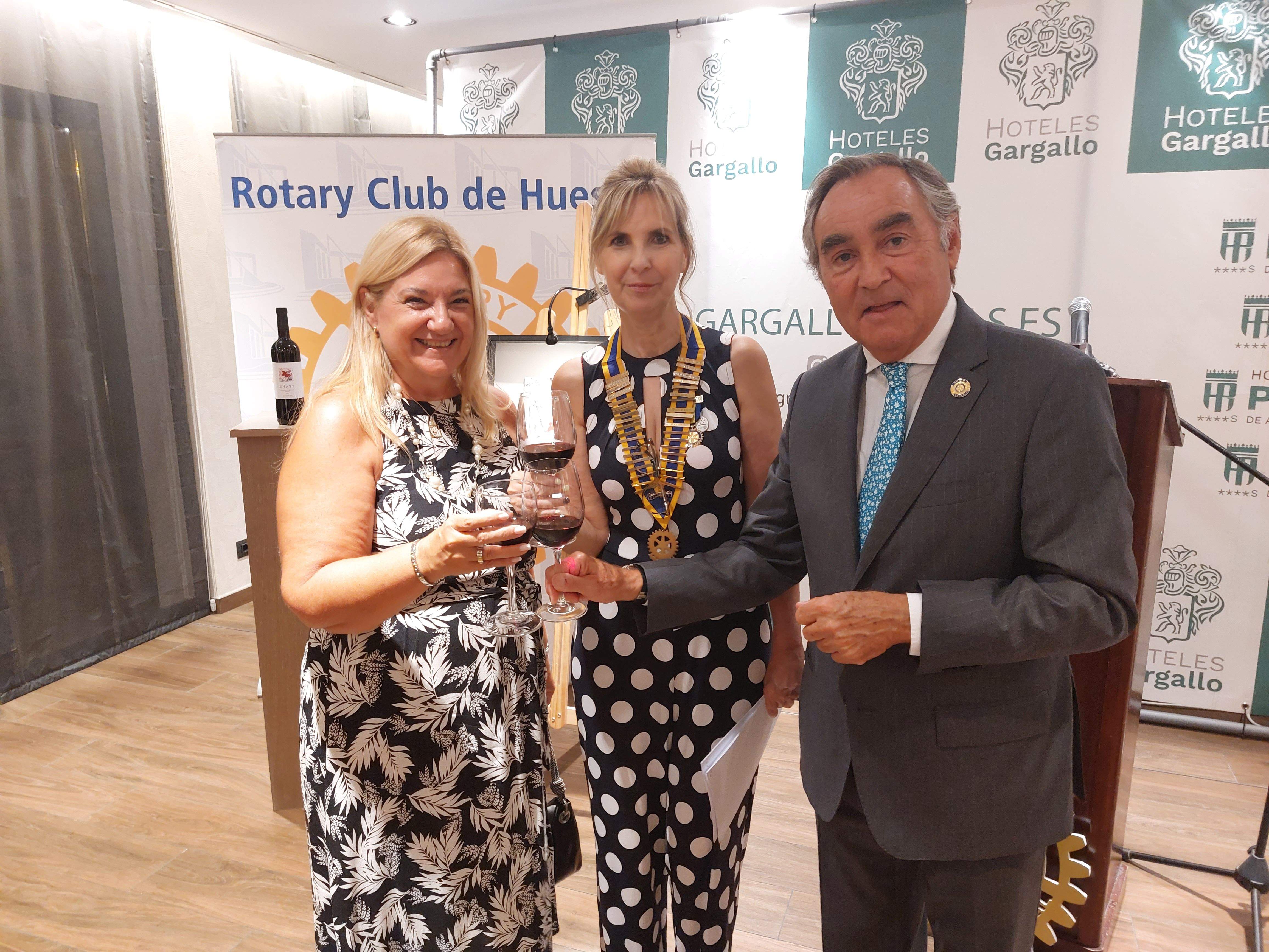 Presentación del Vino Solidario del Club Rotario en el Hotel Pedro I de Aragón en Huesca