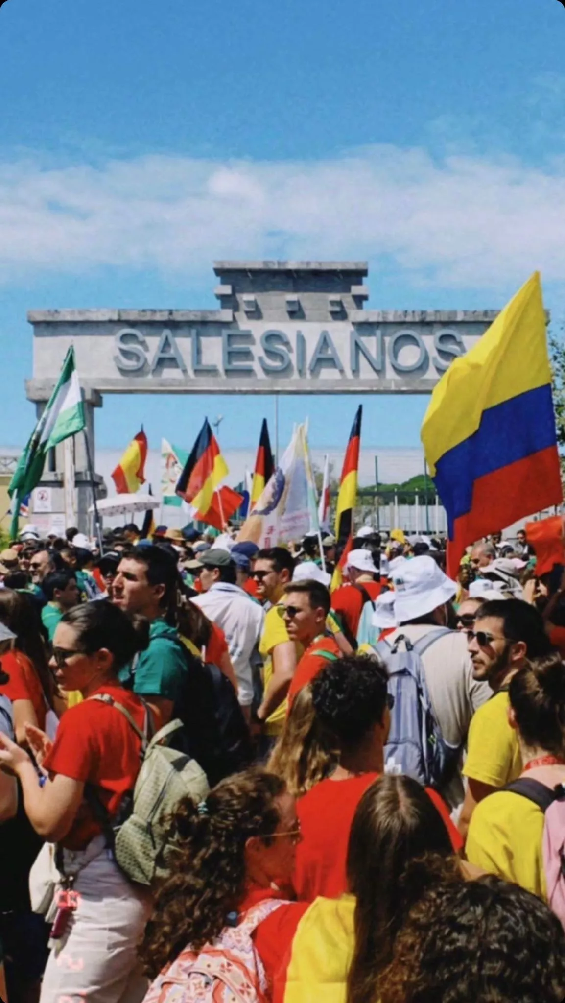 Miembros del Centro Juvenil salesiano de Huesca en la Jornada Mundial de la Juventud en Portugal